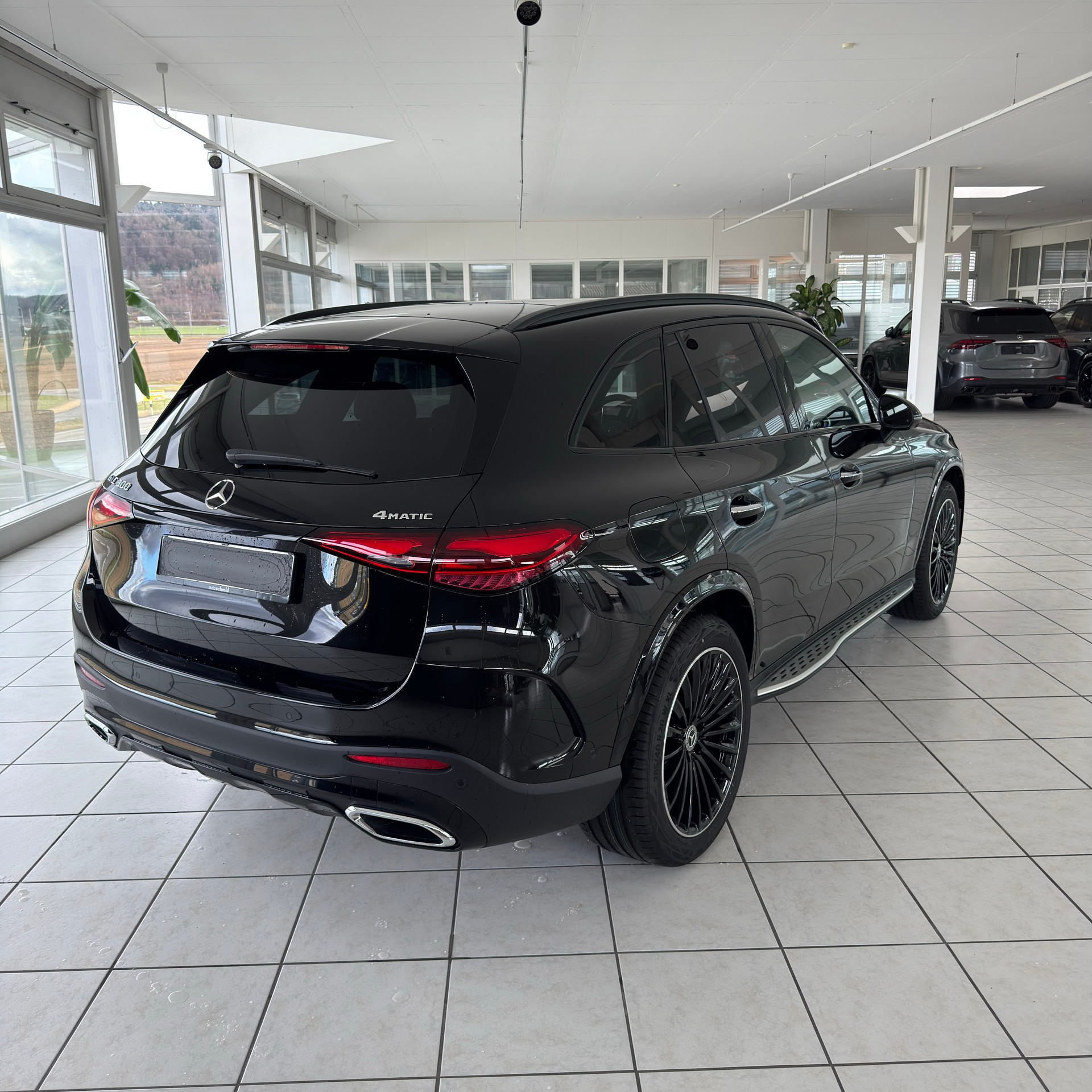MERCEDES-BENZ GLC 300 4MATIC-image-7