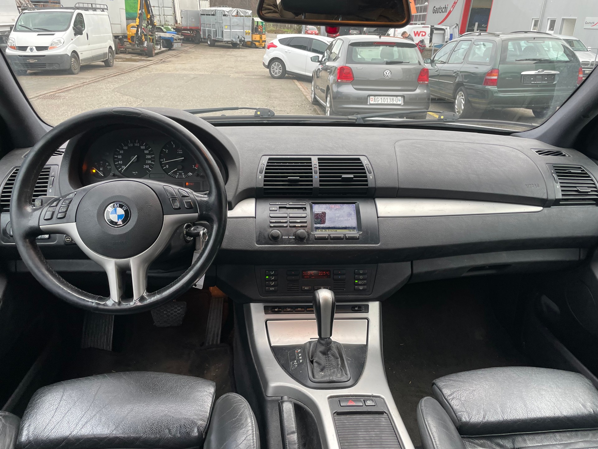BMW X5 4.4i-image-8