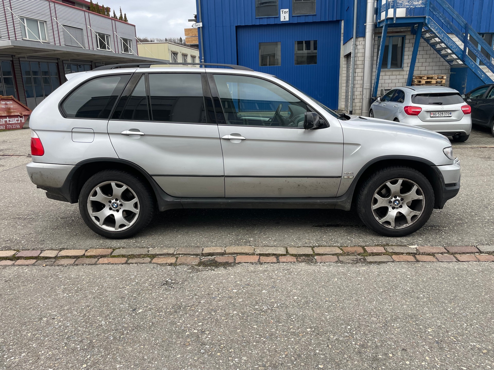 BMW X5 4.4i-image-7