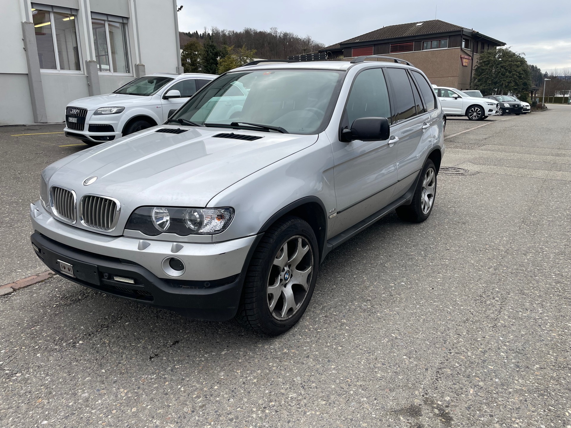 BMW X5 4.4i-image-2