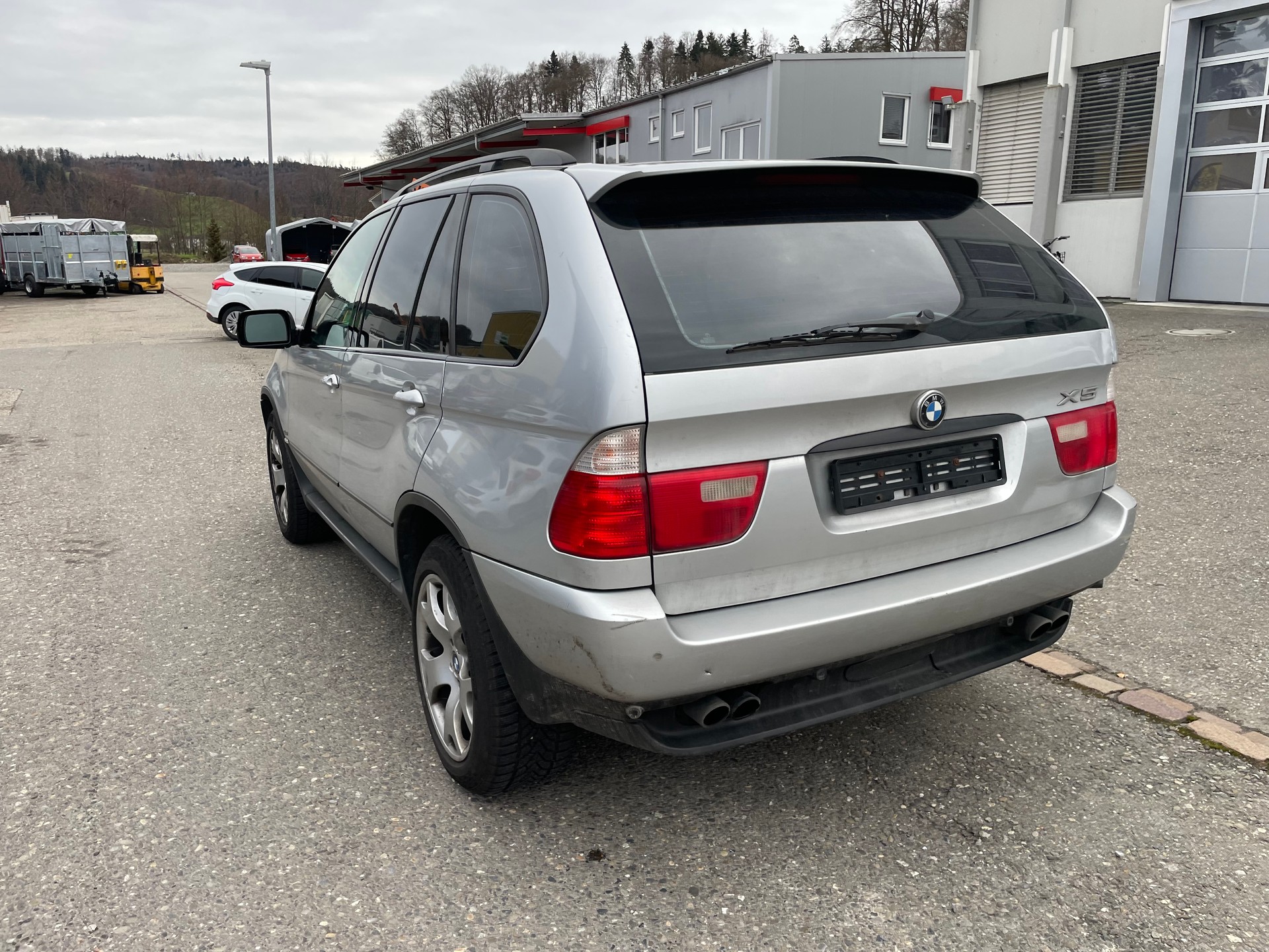 BMW X5 4.4i-image-4