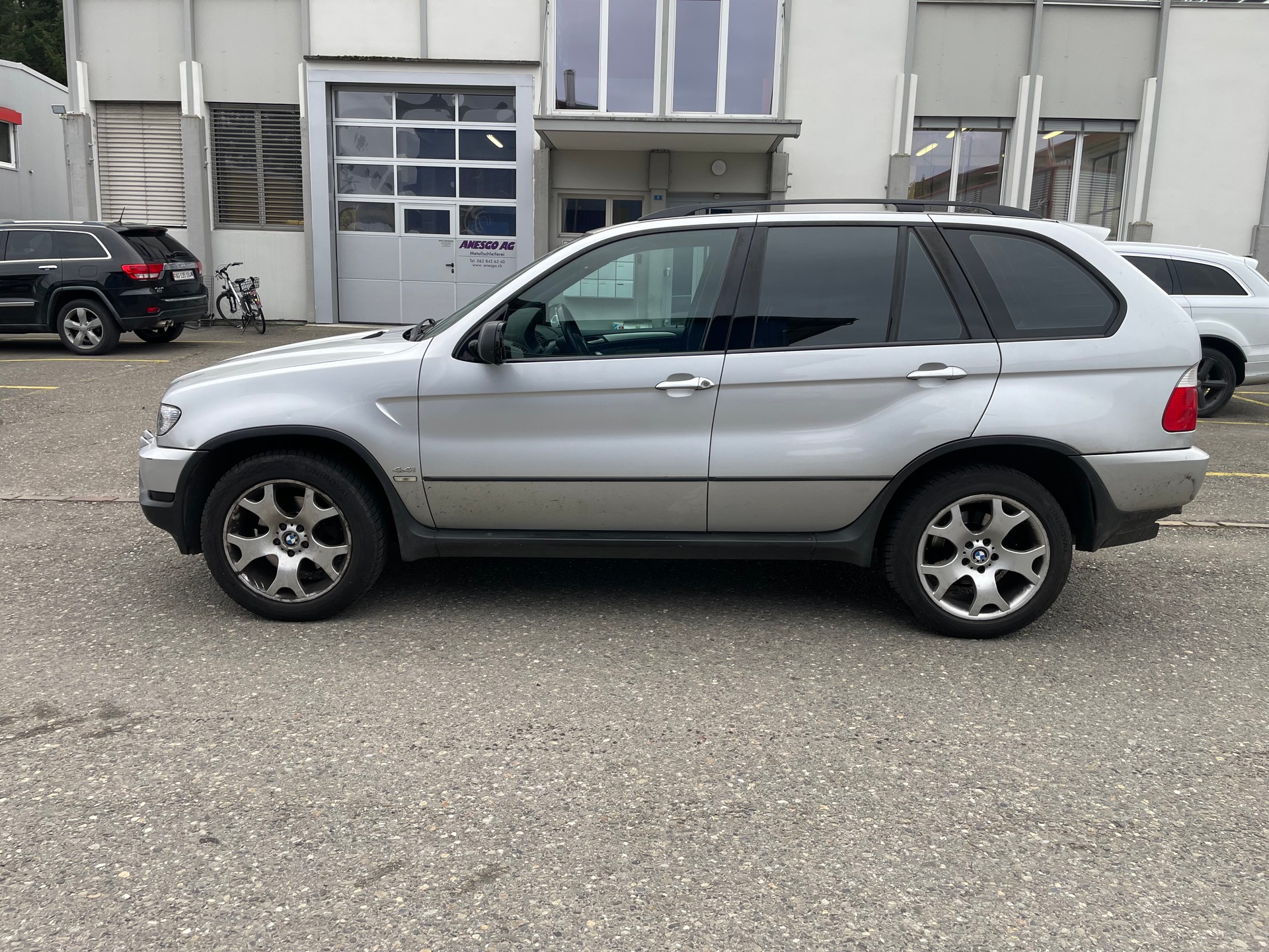 BMW X5 4.4i-image-3