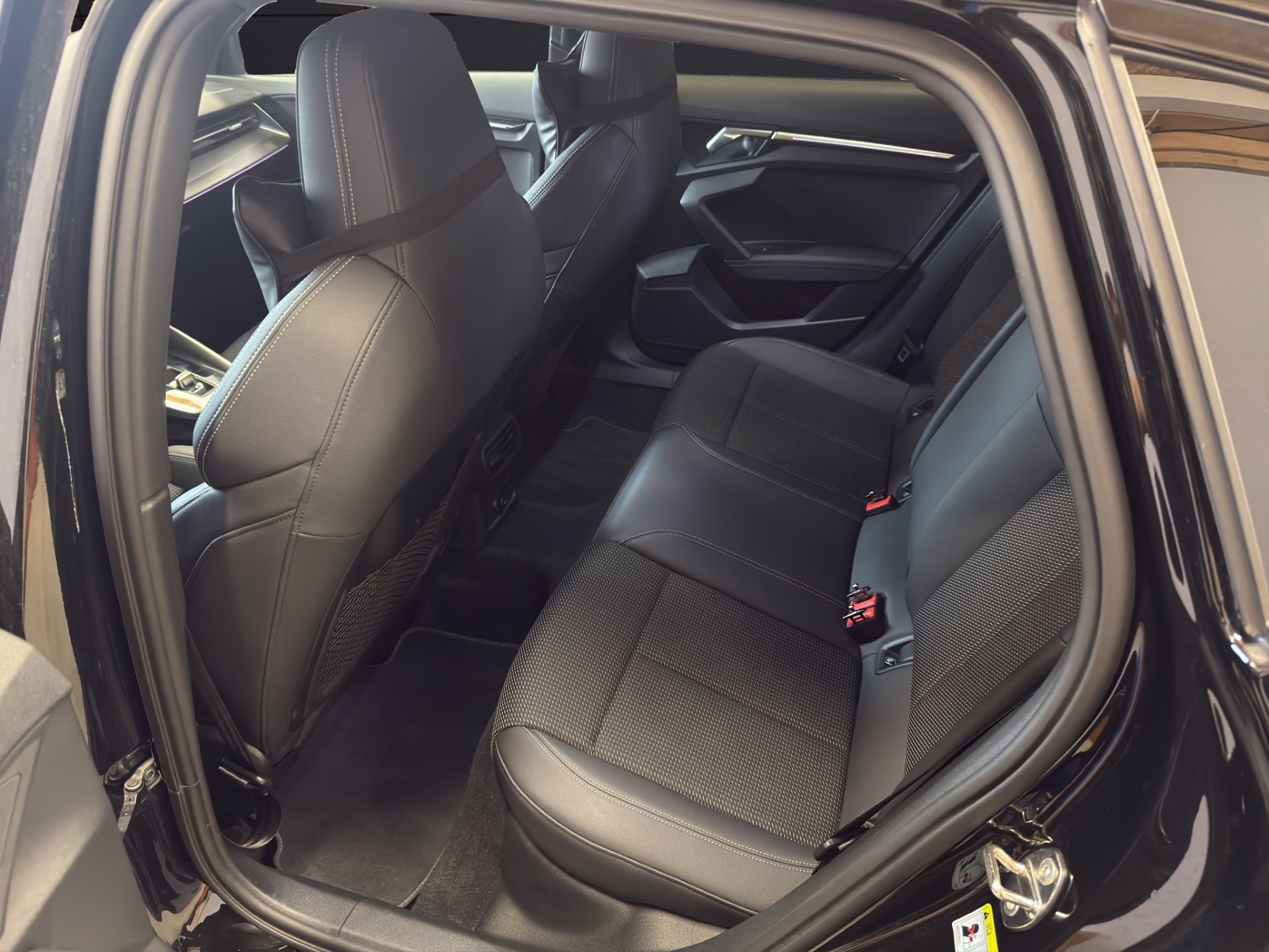 AUDI A3 Sportback 35 TFSI S line S-tronic-image-10