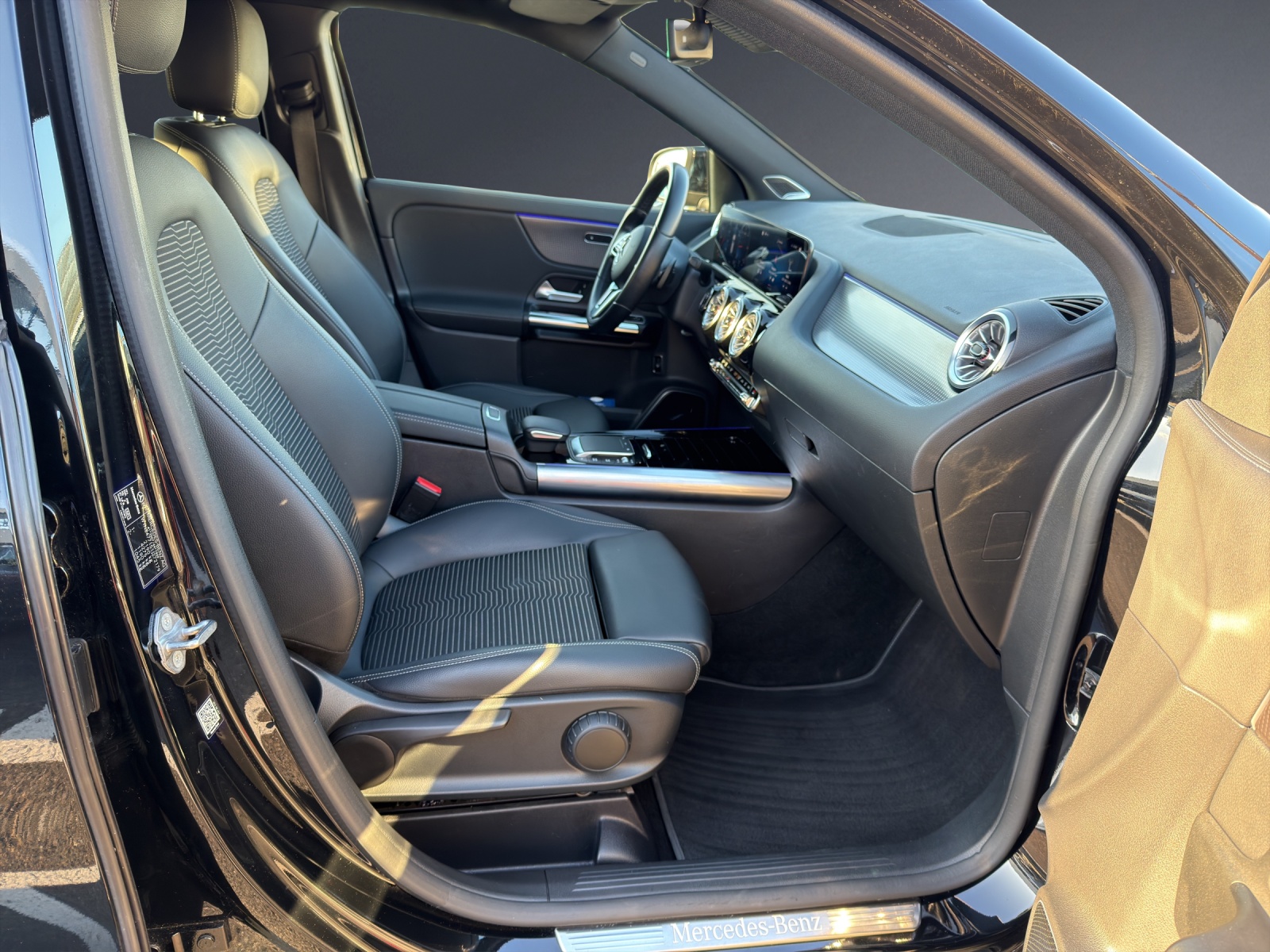 Image MERCEDES-BENZ GLA-220 GLA 220d 4Matic Progressive 8G-DCT