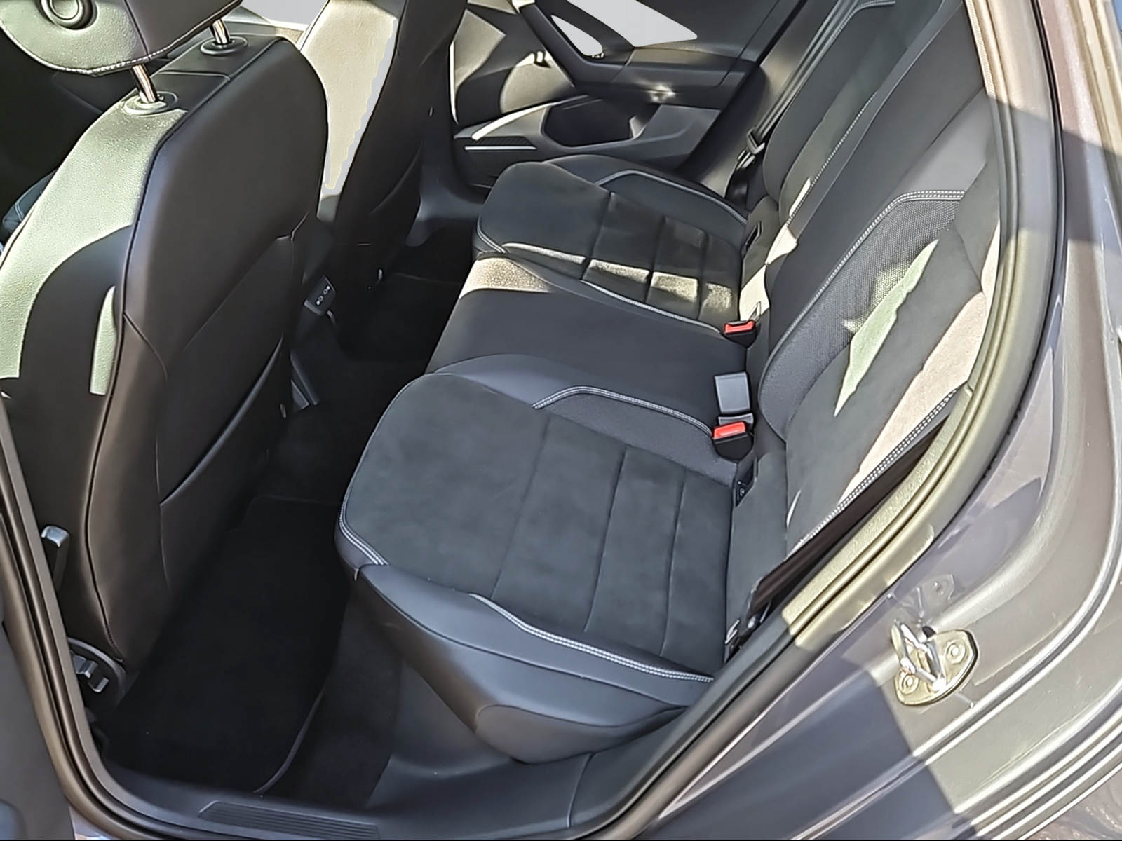 VW Polo 2.0 TSI GTI DSG-image-10