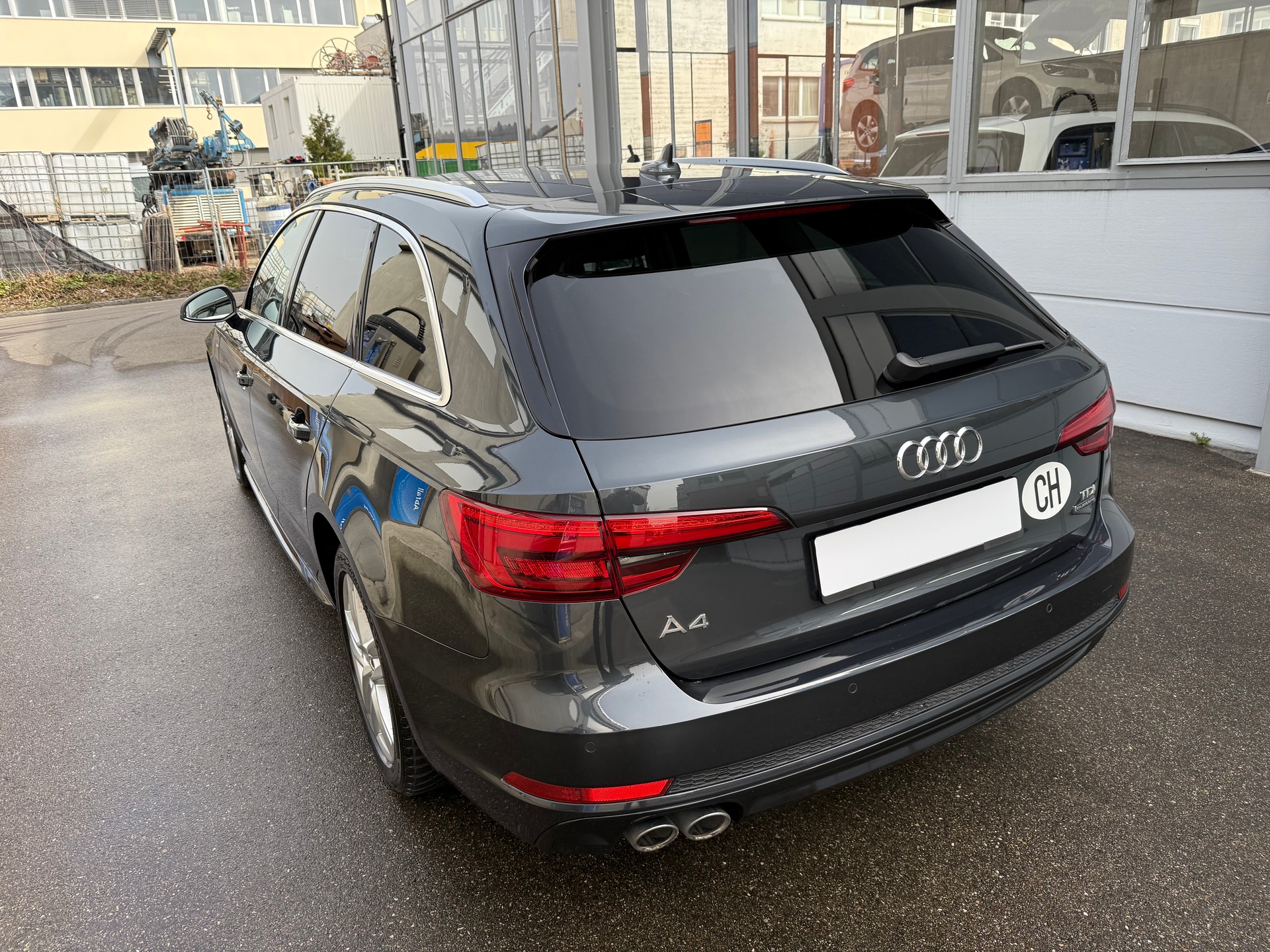 AUDI A4 Avant 2.0 TDI quattro S-tronic *S-Line *CH Fahrzeug * Frisch Ab MFK *Tempomat *Zwei Schlüssel *8 Fach bereift-image-6