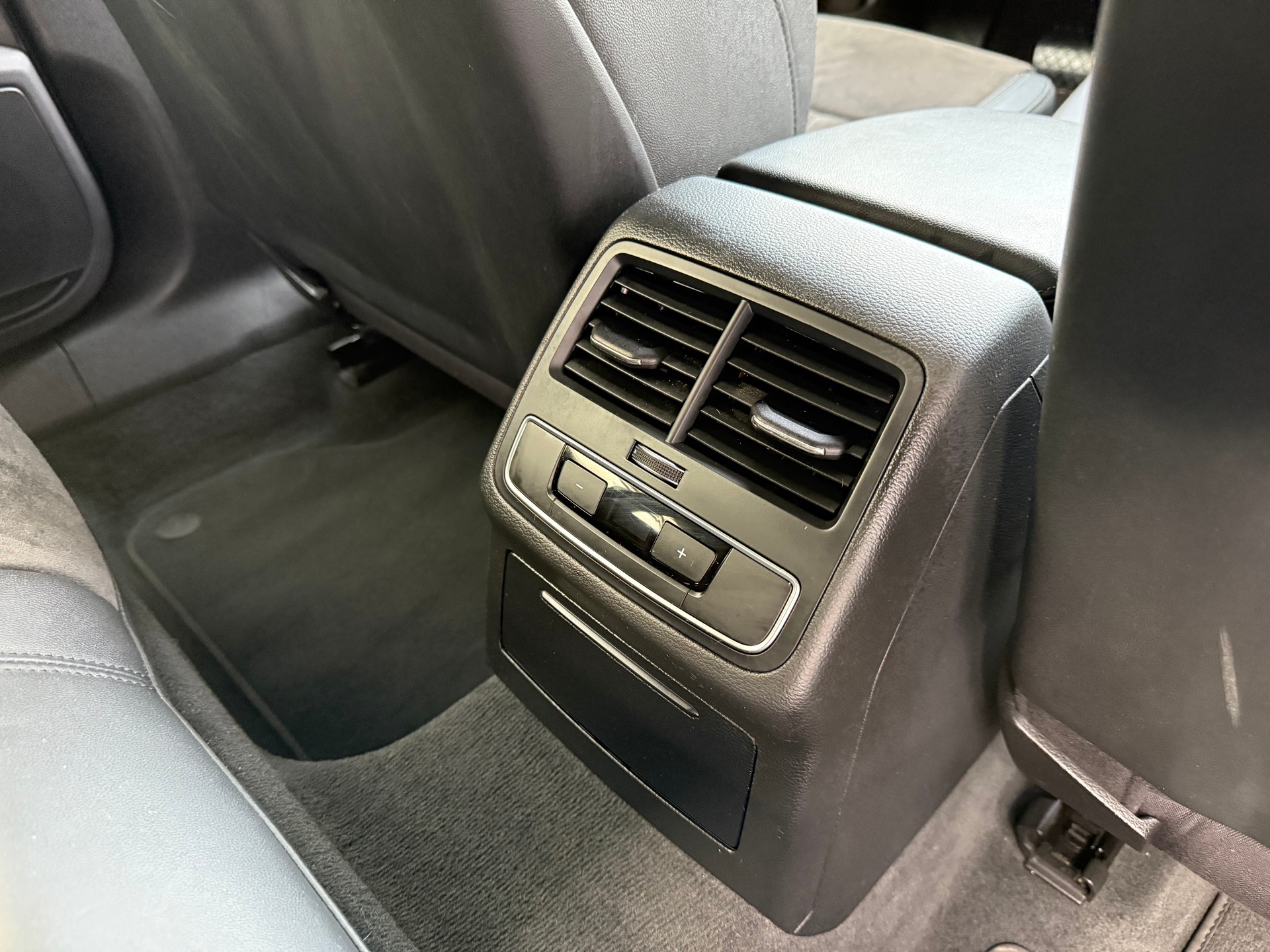 AUDI A4 Avant 2.0 TDI quattro S-tronic *S-Line *CH Fahrzeug * Frisch Ab MFK *Tempomat *Zwei Schlüssel *8 Fach bereift-image-14