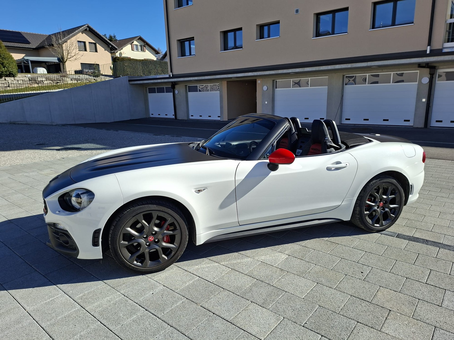FIAT 124 Spider 1.4 TB Abarth Automatic-image-0