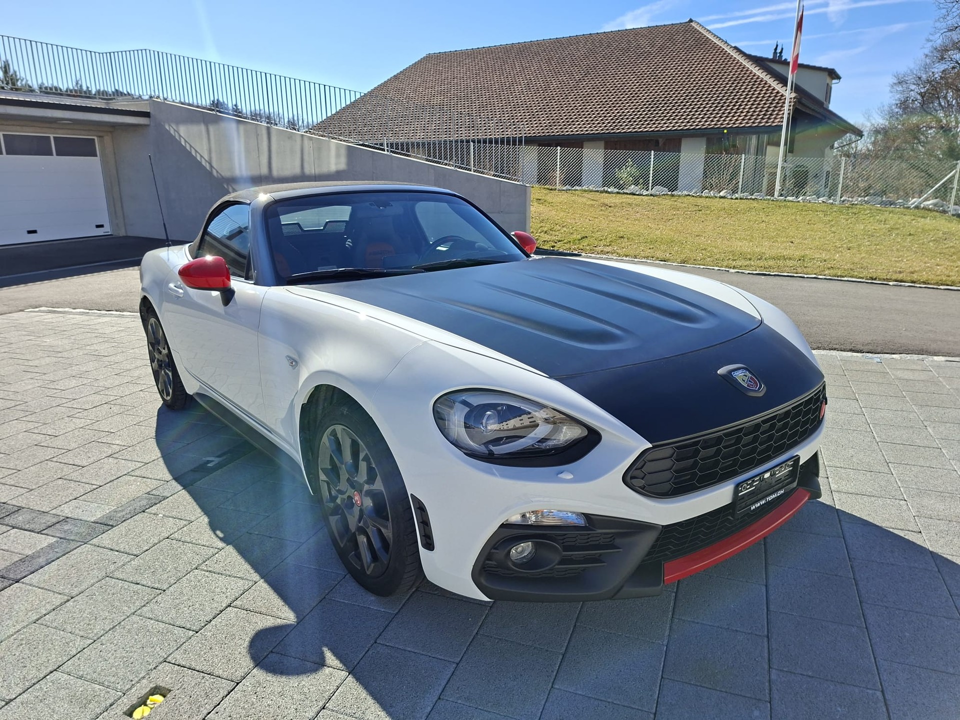 FIAT 124 Spider 1.4 TB Abarth Automatic-image-1