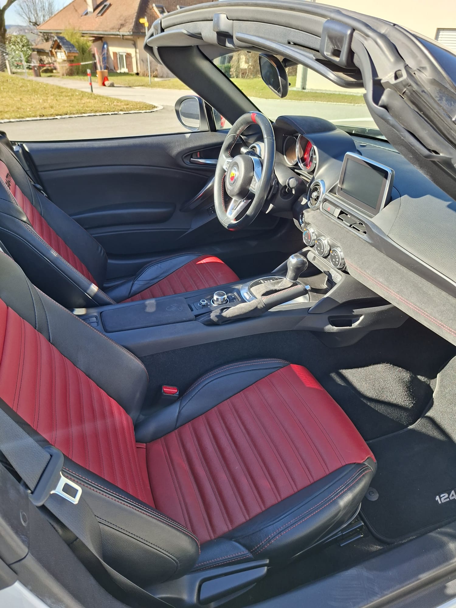 FIAT 124 Spider 1.4 TB Abarth Automatic-image-5