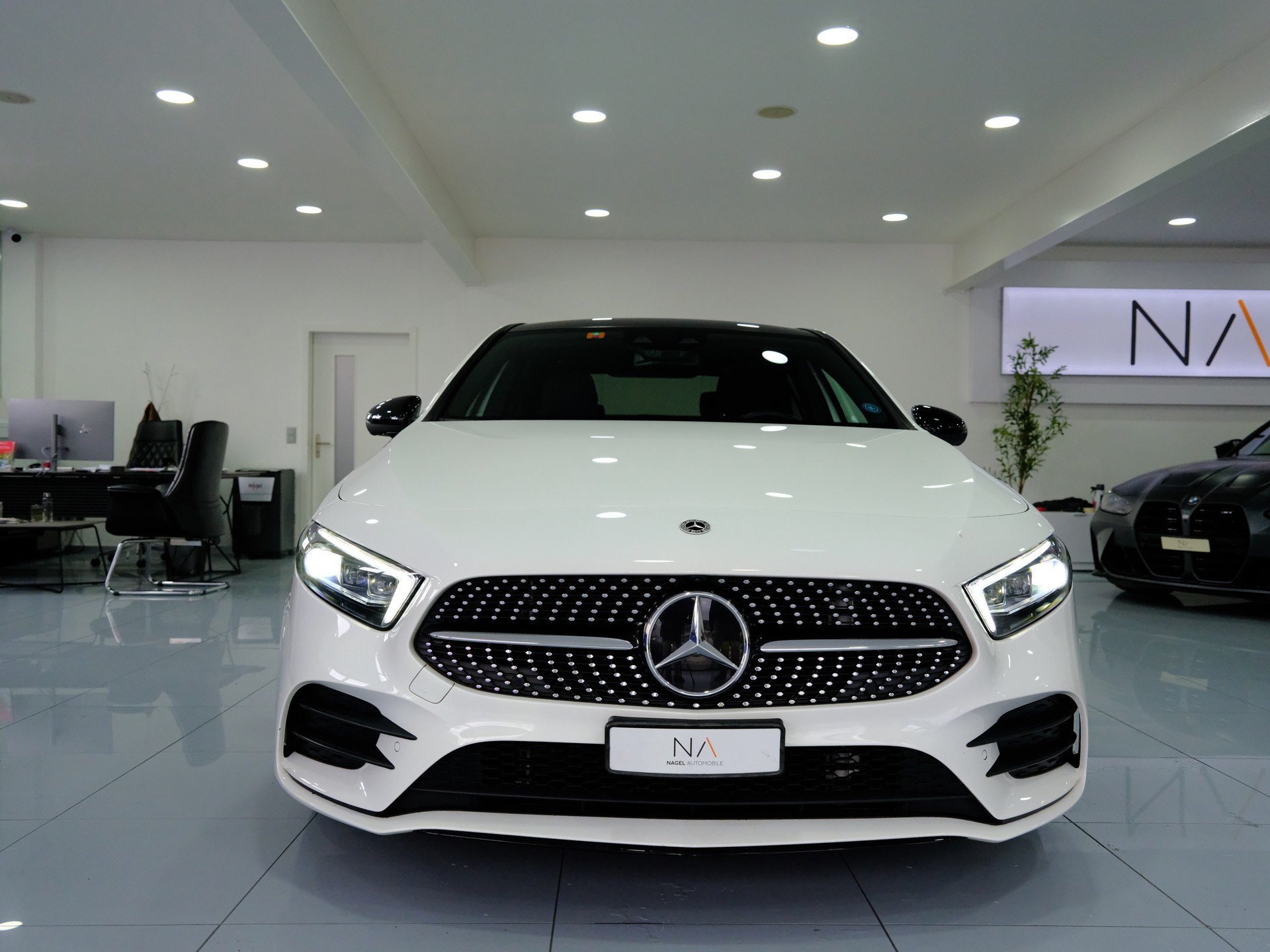 MERCEDES-BENZ A 200 AMG Line 7G-DCT-image-2