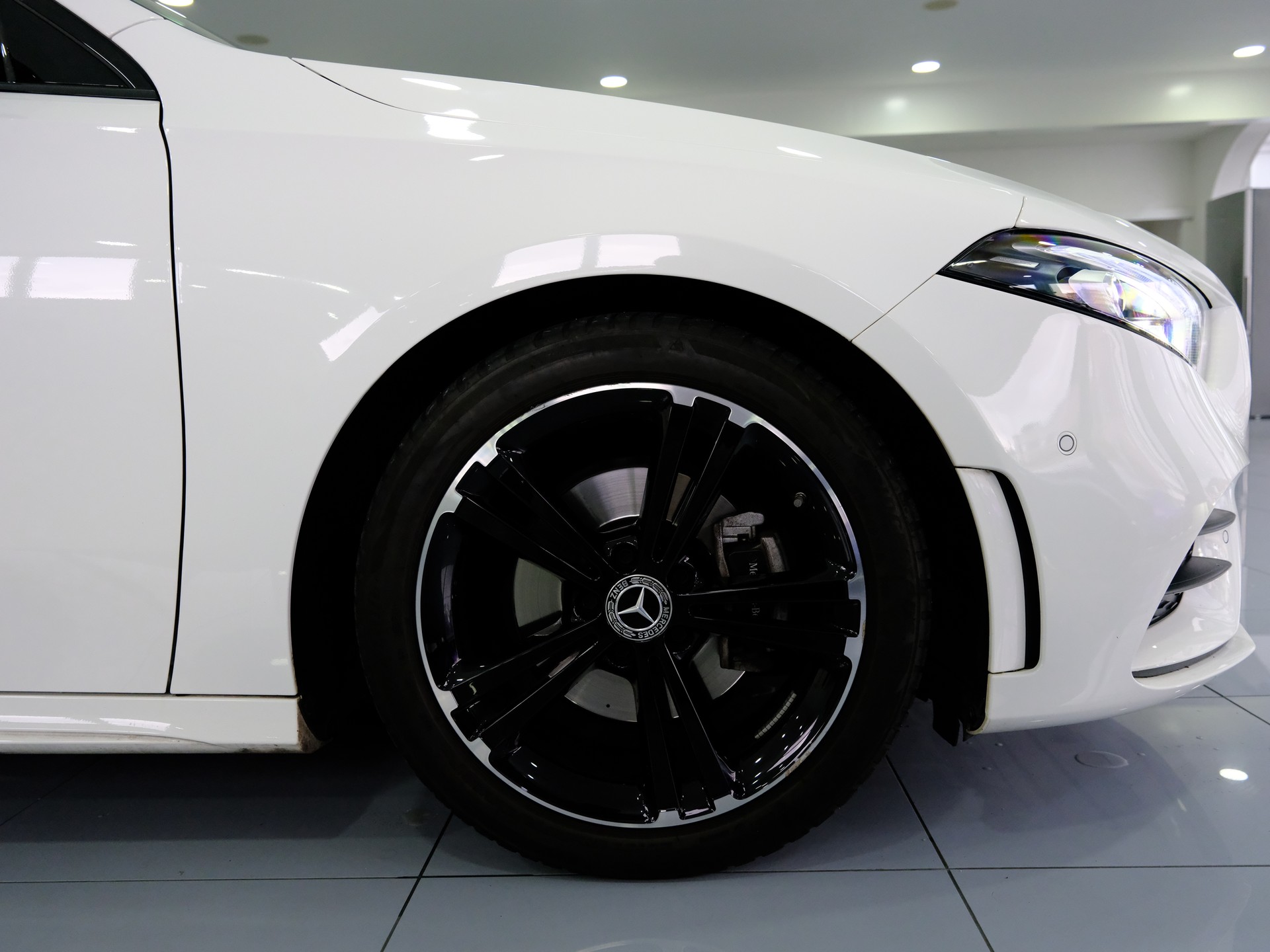 MERCEDES-BENZ A 200 AMG Line 7G-DCT-image-18