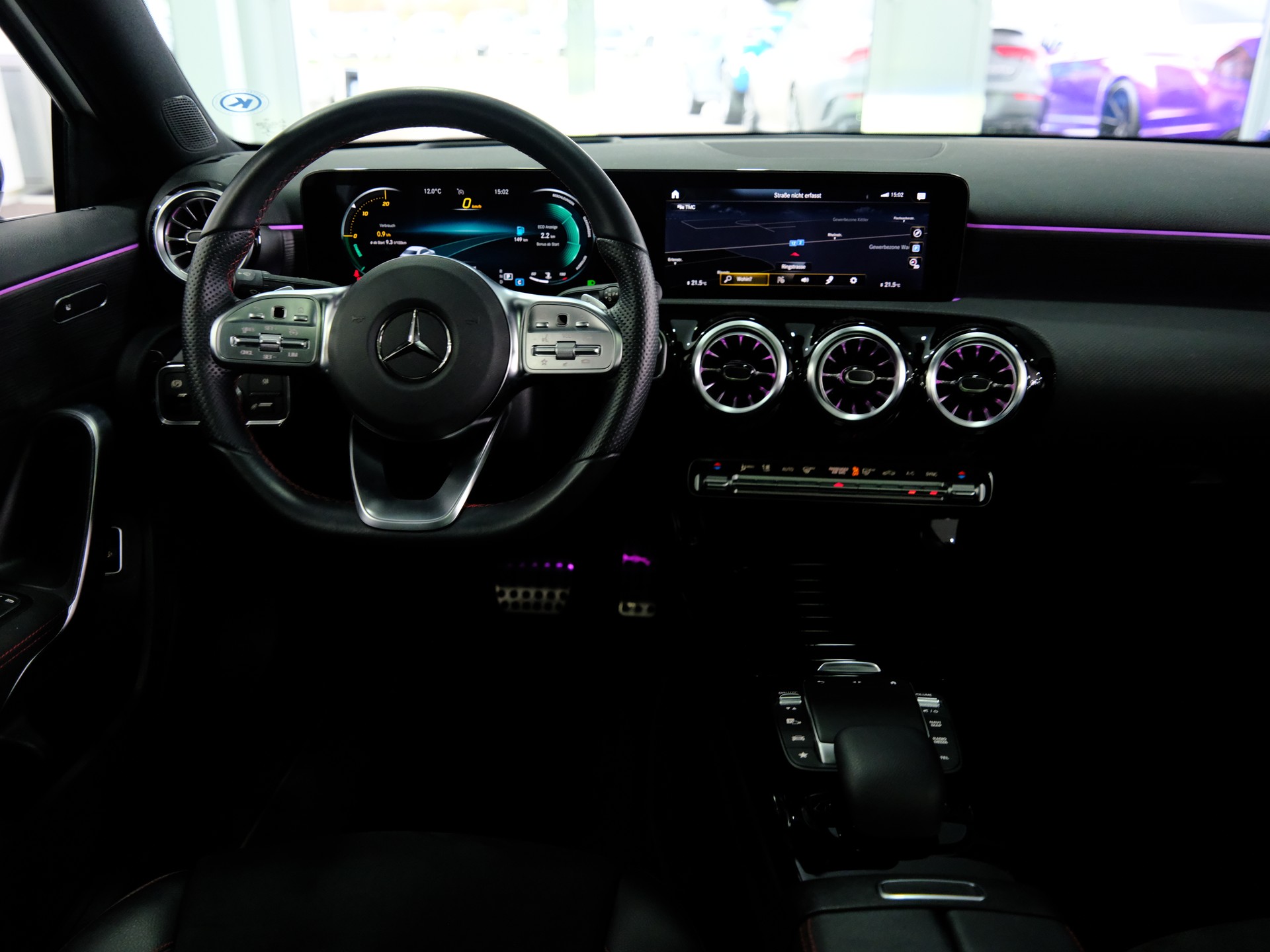 MERCEDES-BENZ A 200 AMG Line 7G-DCT-image-12