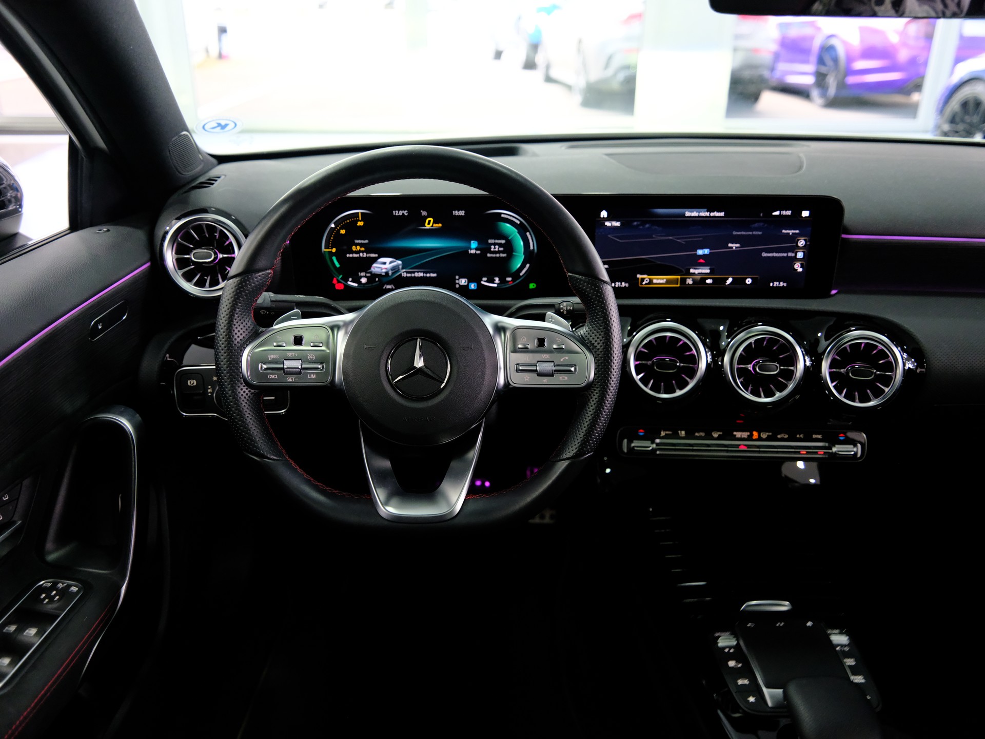 MERCEDES-BENZ A 200 AMG Line 7G-DCT-image-11