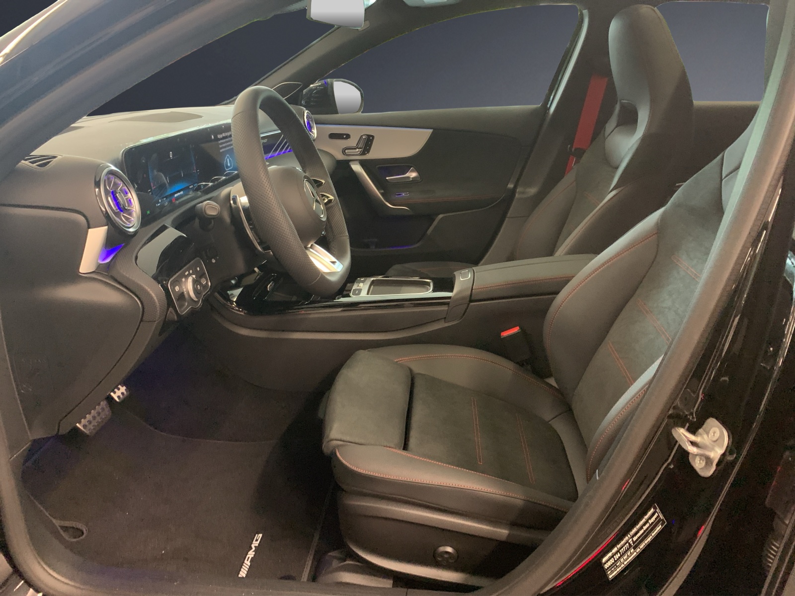MERCEDES-BENZ A35 AMG 4MATIC-image-6