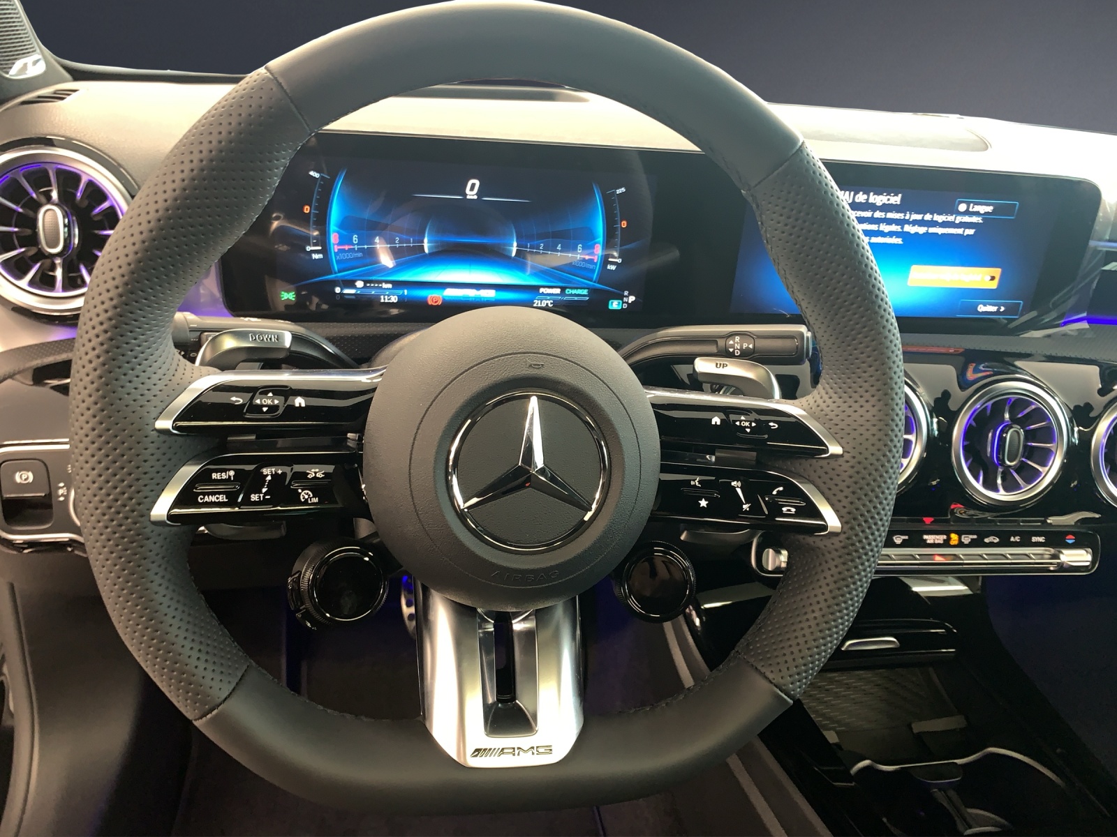 MERCEDES-BENZ A35 AMG 4MATIC-image-9