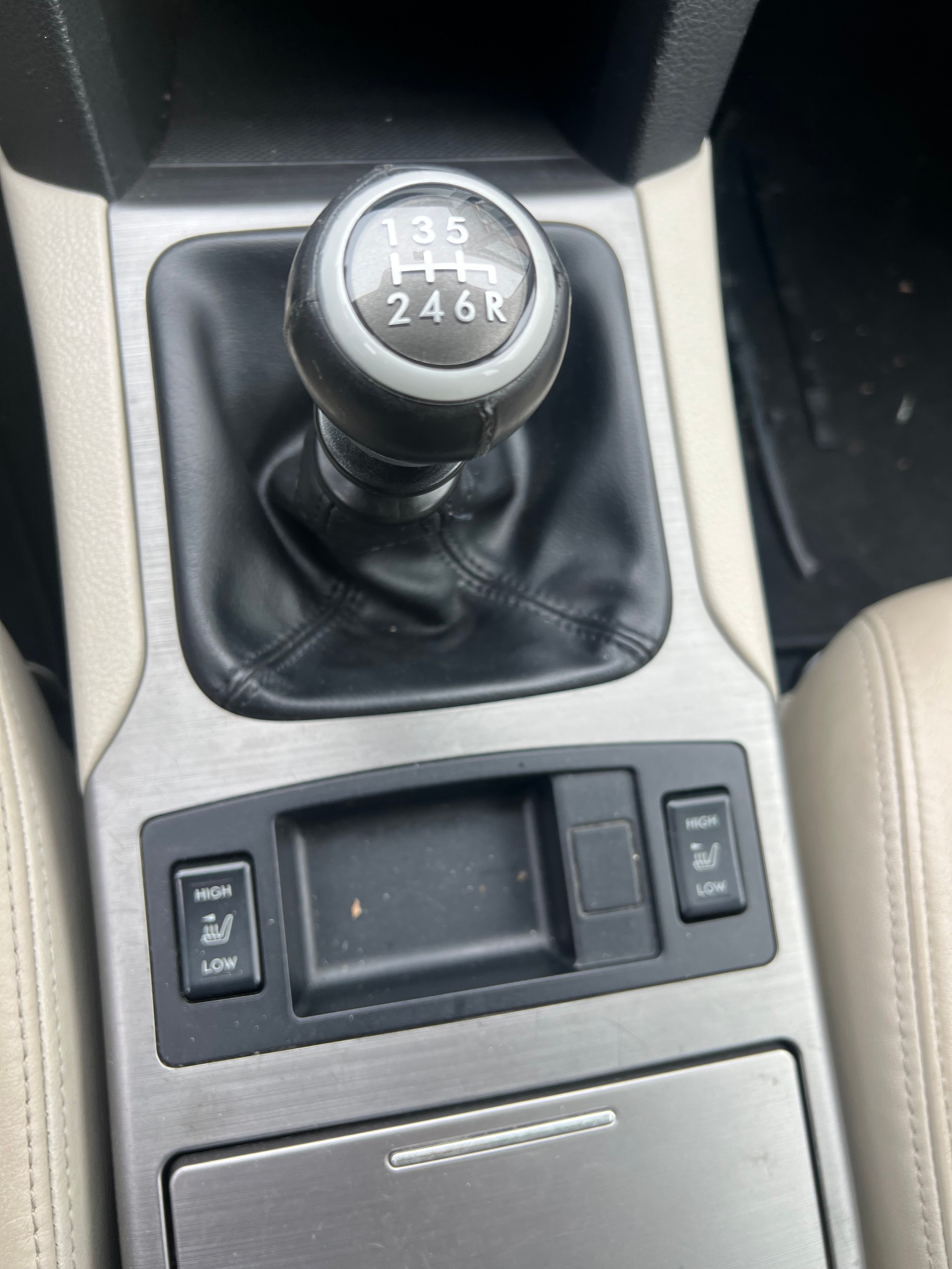 SUBARU Outback 2.0D Limited AWD-image-8