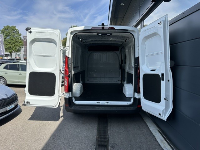 MAXUS Deliver 9-showroom-element-3