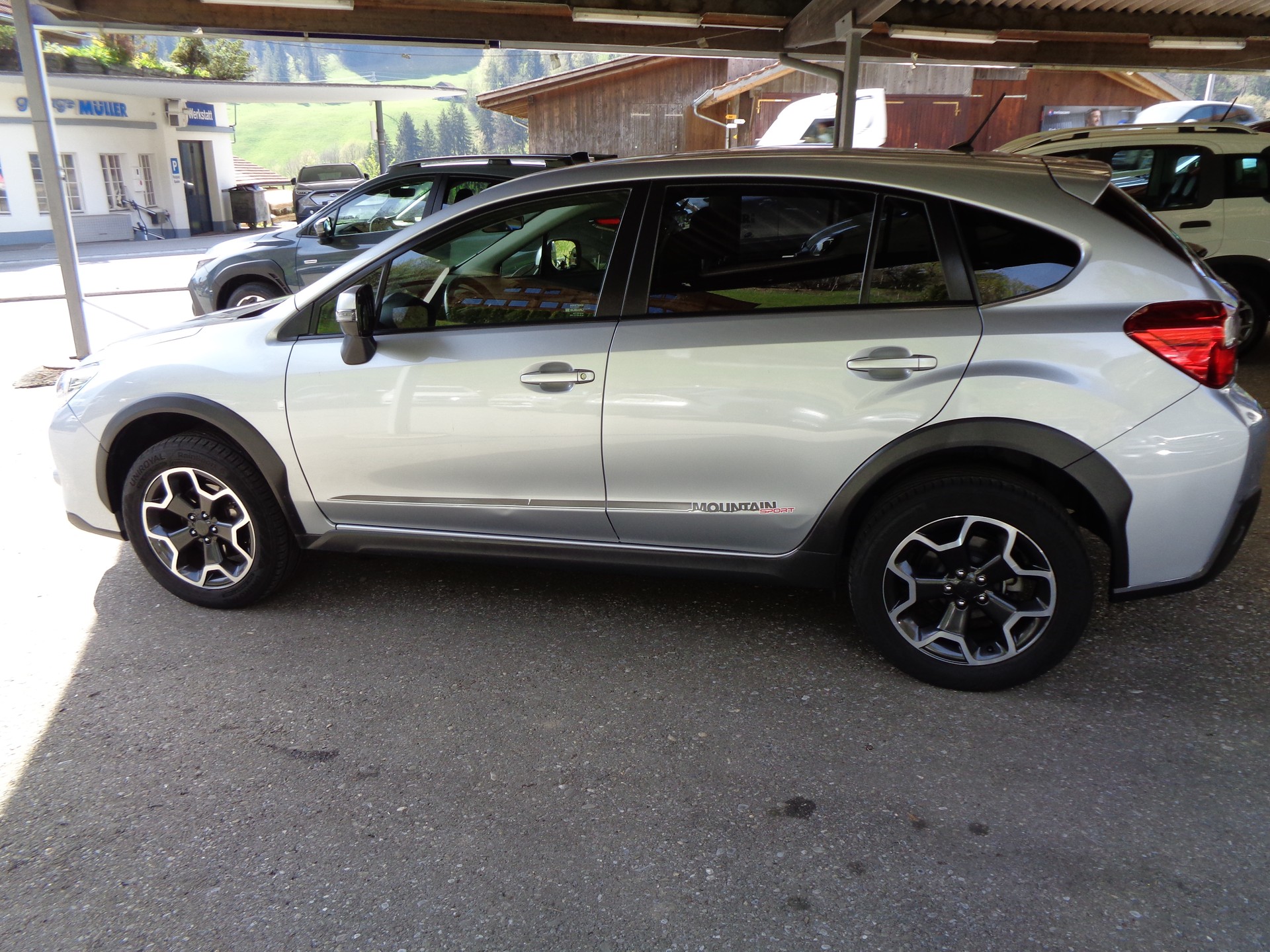 SUBARU XV 2.0 Swiss Three AWD CVT-image-3