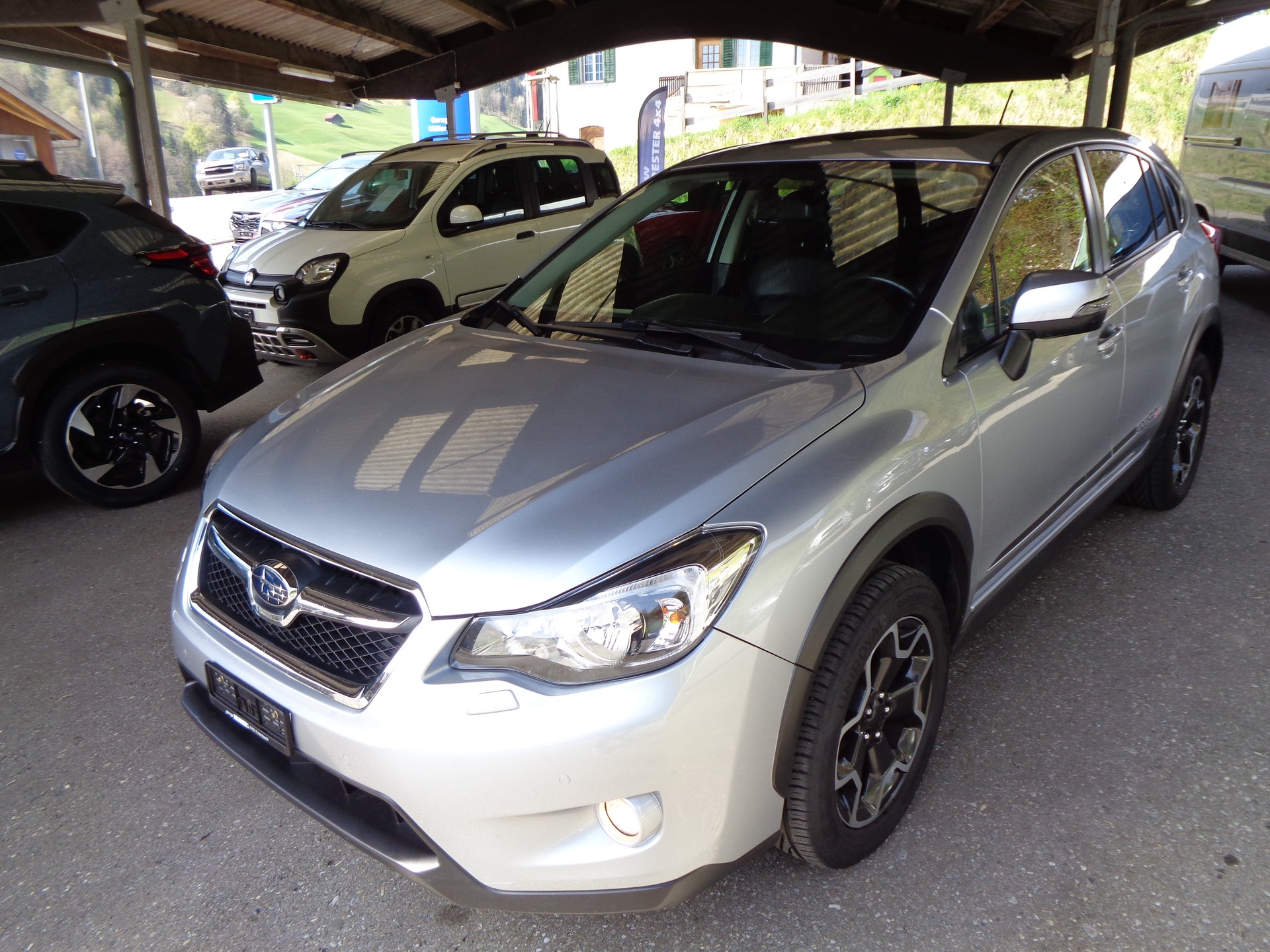 SUBARU XV 2.0 Swiss Three AWD CVT-image-1