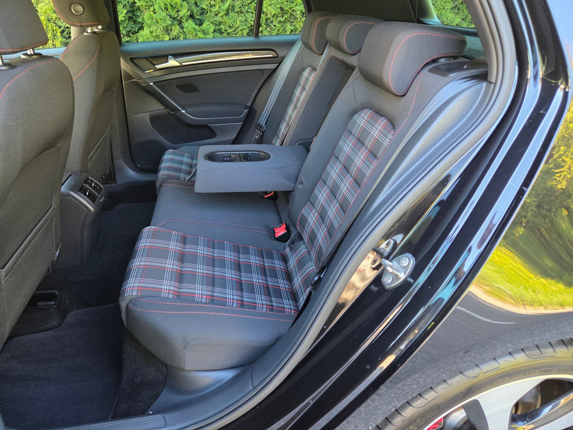 VW Golf 2.0 TSI GTI Performance-image-11