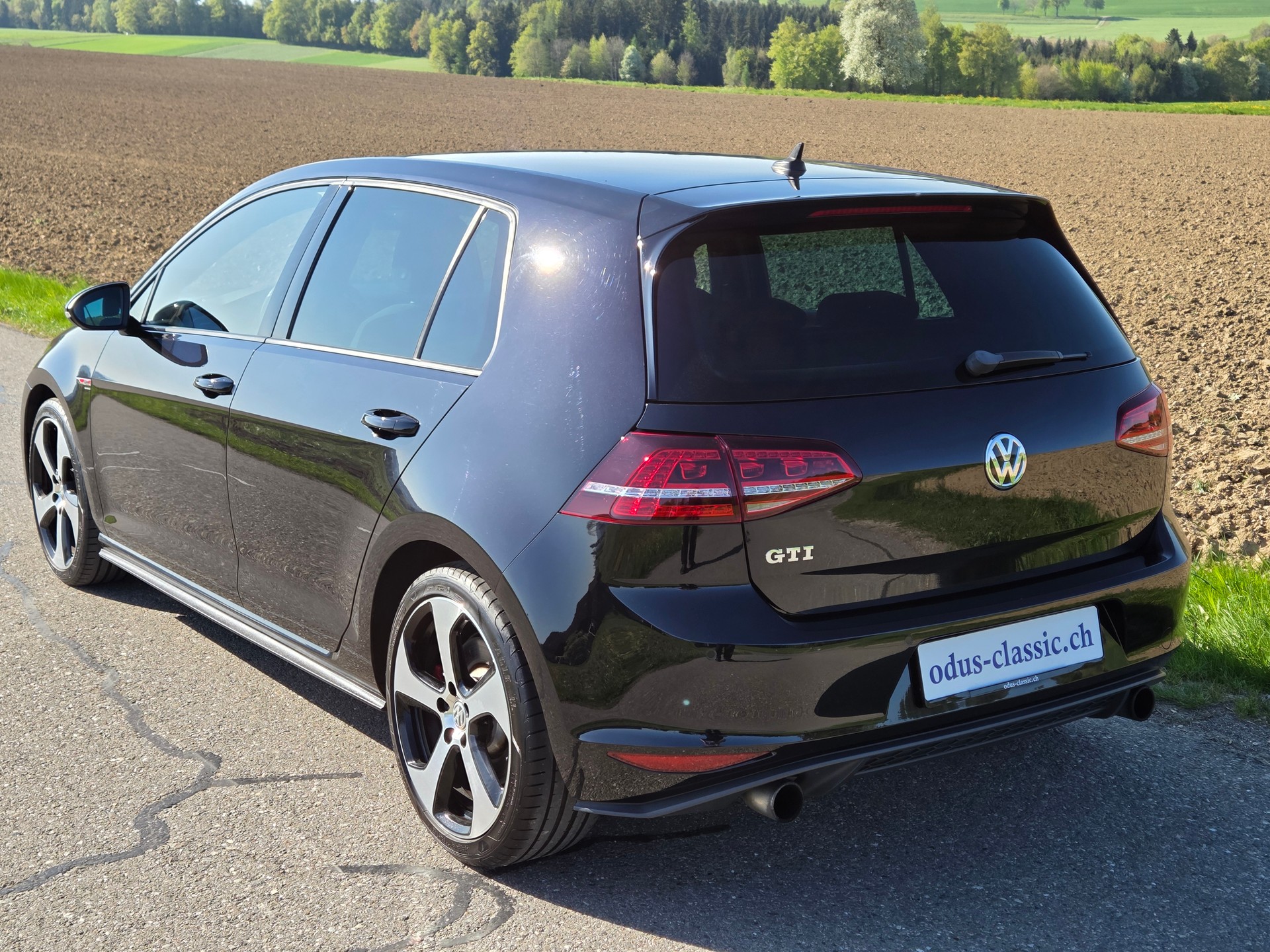 VW Golf 2.0 TSI GTI Performance-image-4
