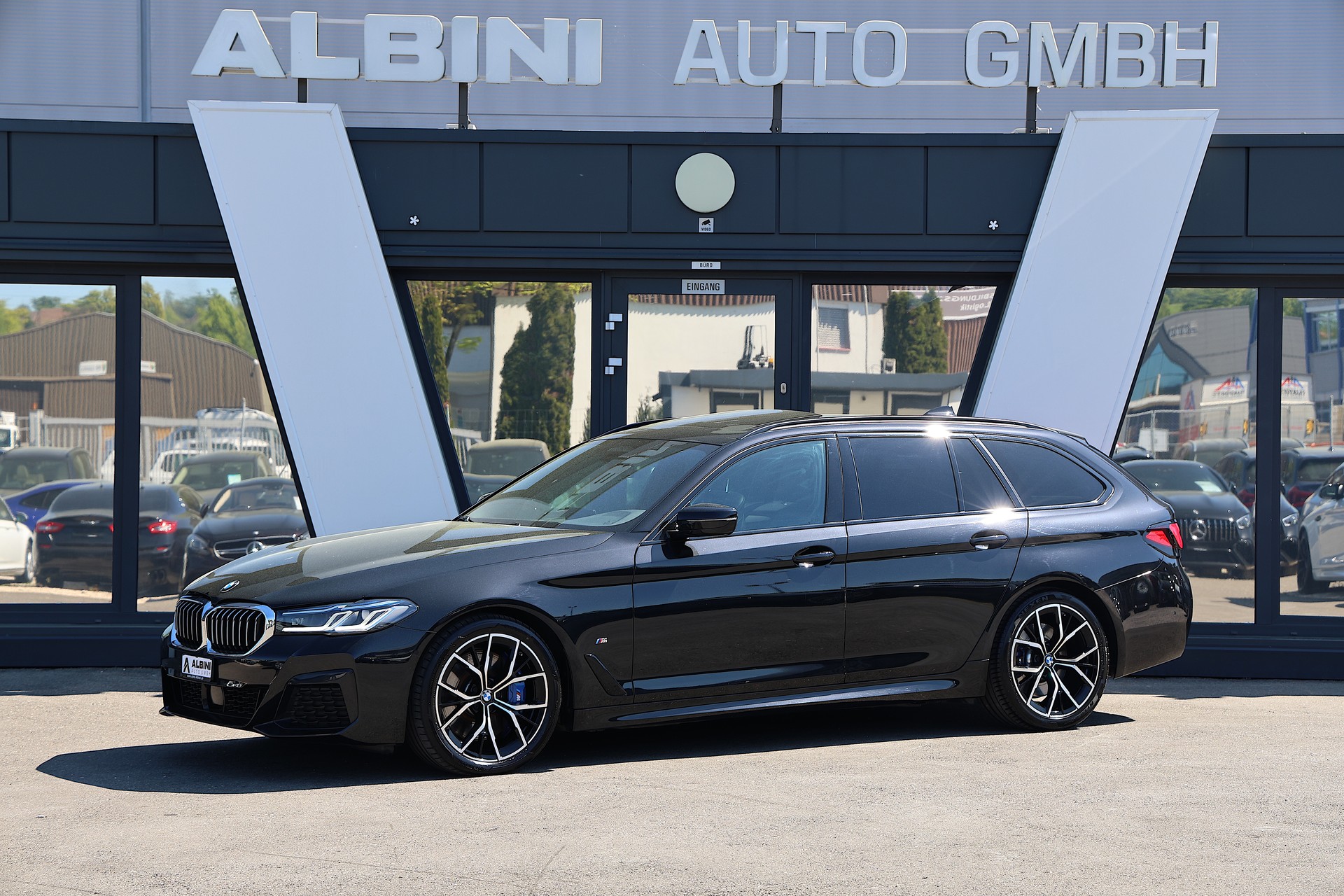 BMW 540d xDrive 48V Touring M Sport Steptronic-image-0