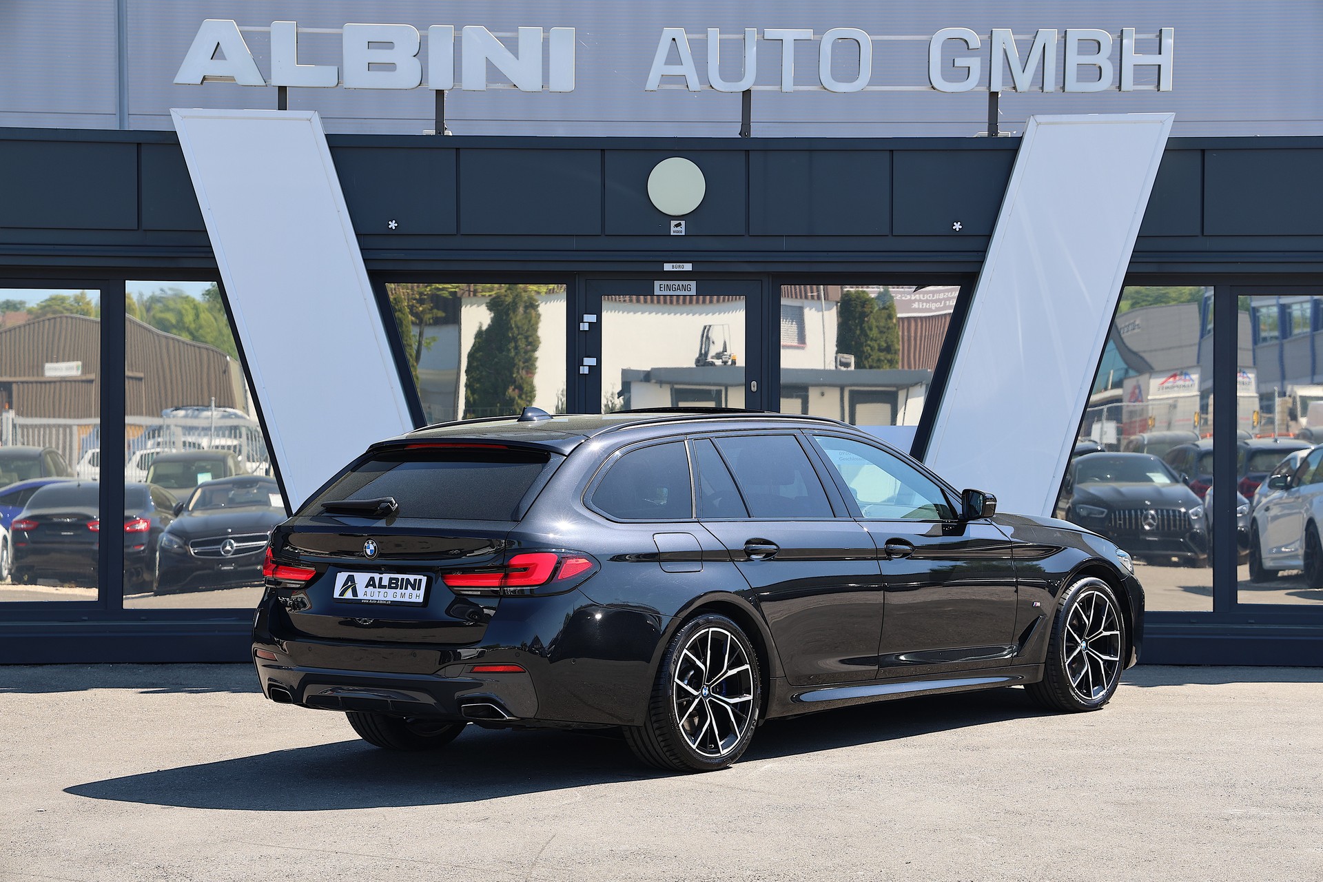 BMW 540d xDrive 48V Touring M Sport Steptronic-image-2