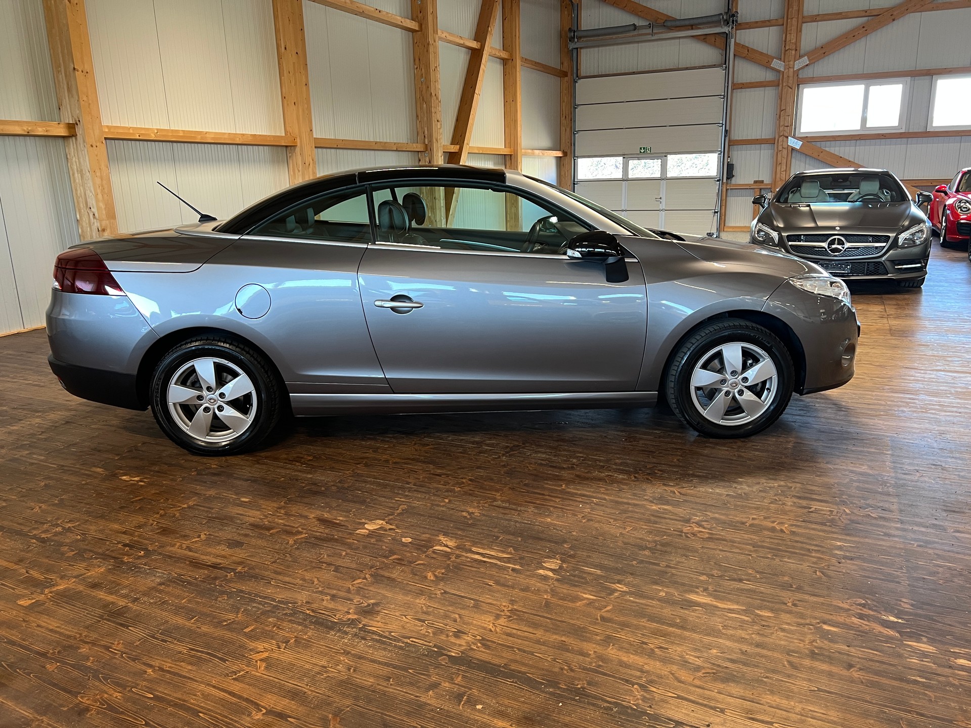 RENAULT Mégane CC 2.0 16V Dynamique CVT-image-3