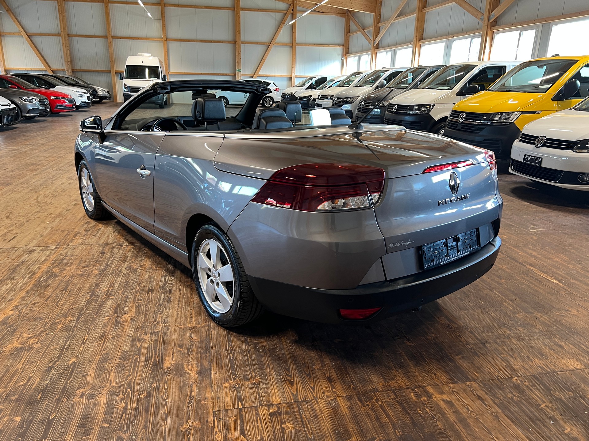 RENAULT Mégane CC 2.0 16V Dynamique CVT-image-11