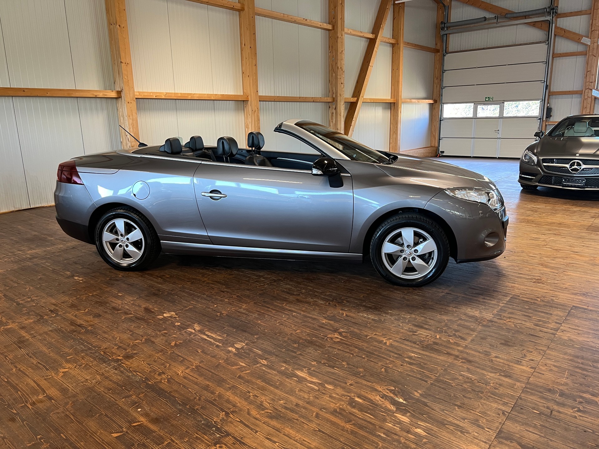 RENAULT Mégane CC 2.0 16V Dynamique CVT-image-9