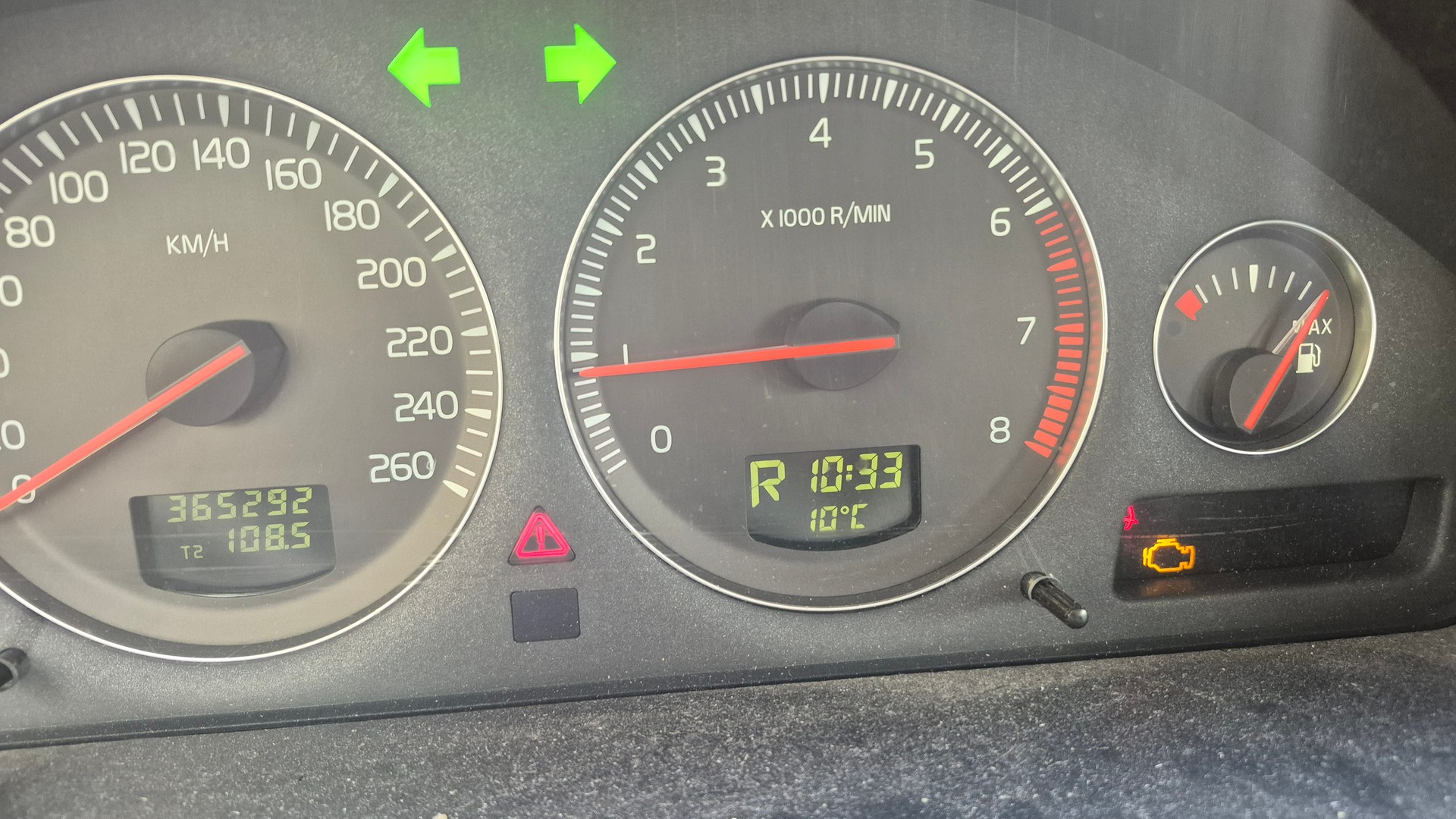 VOLVO V70 2.4-image-10