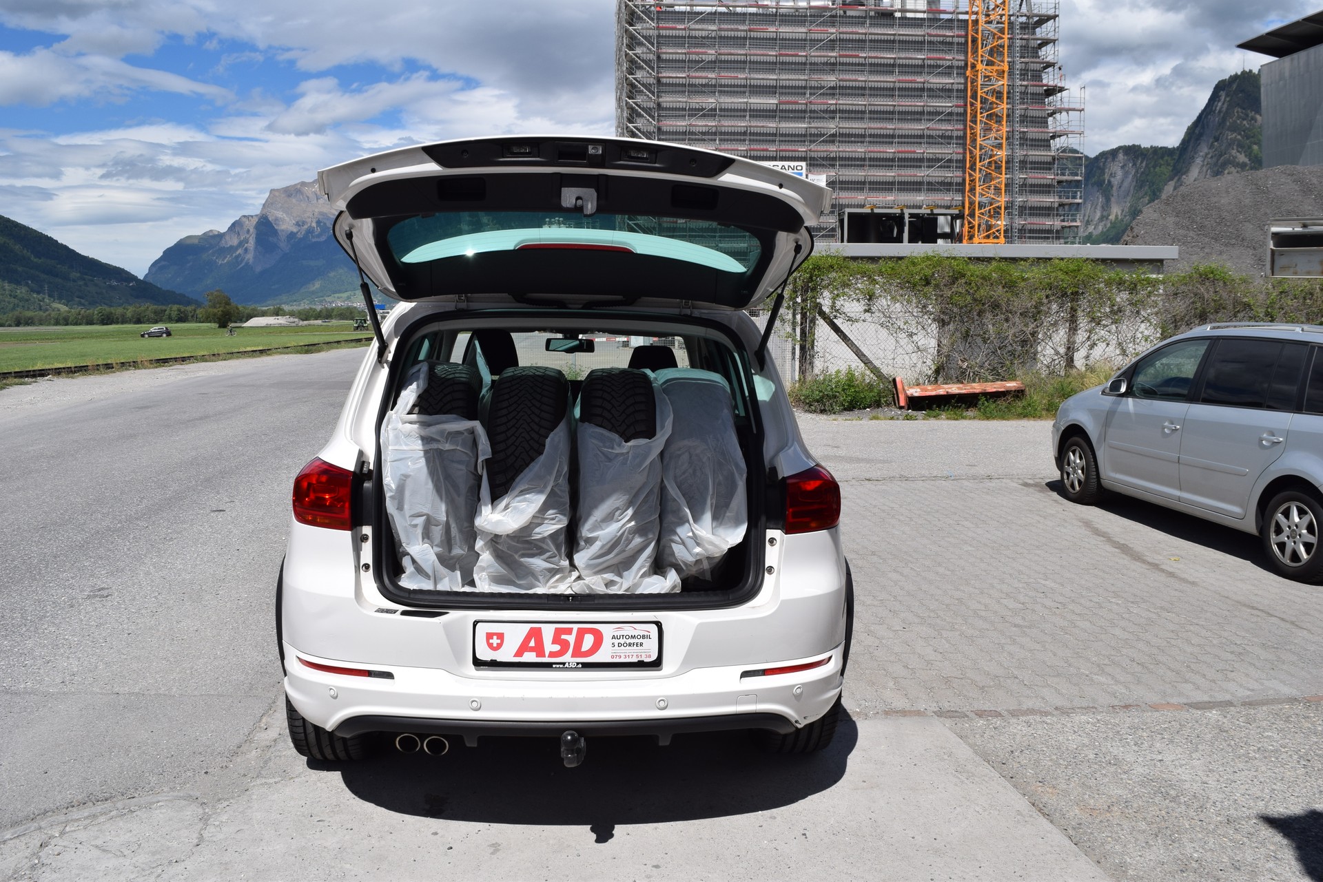 VW Tiguan 2.0 TDI BlueMotion Sport&Style 4Motion DSG-image-6