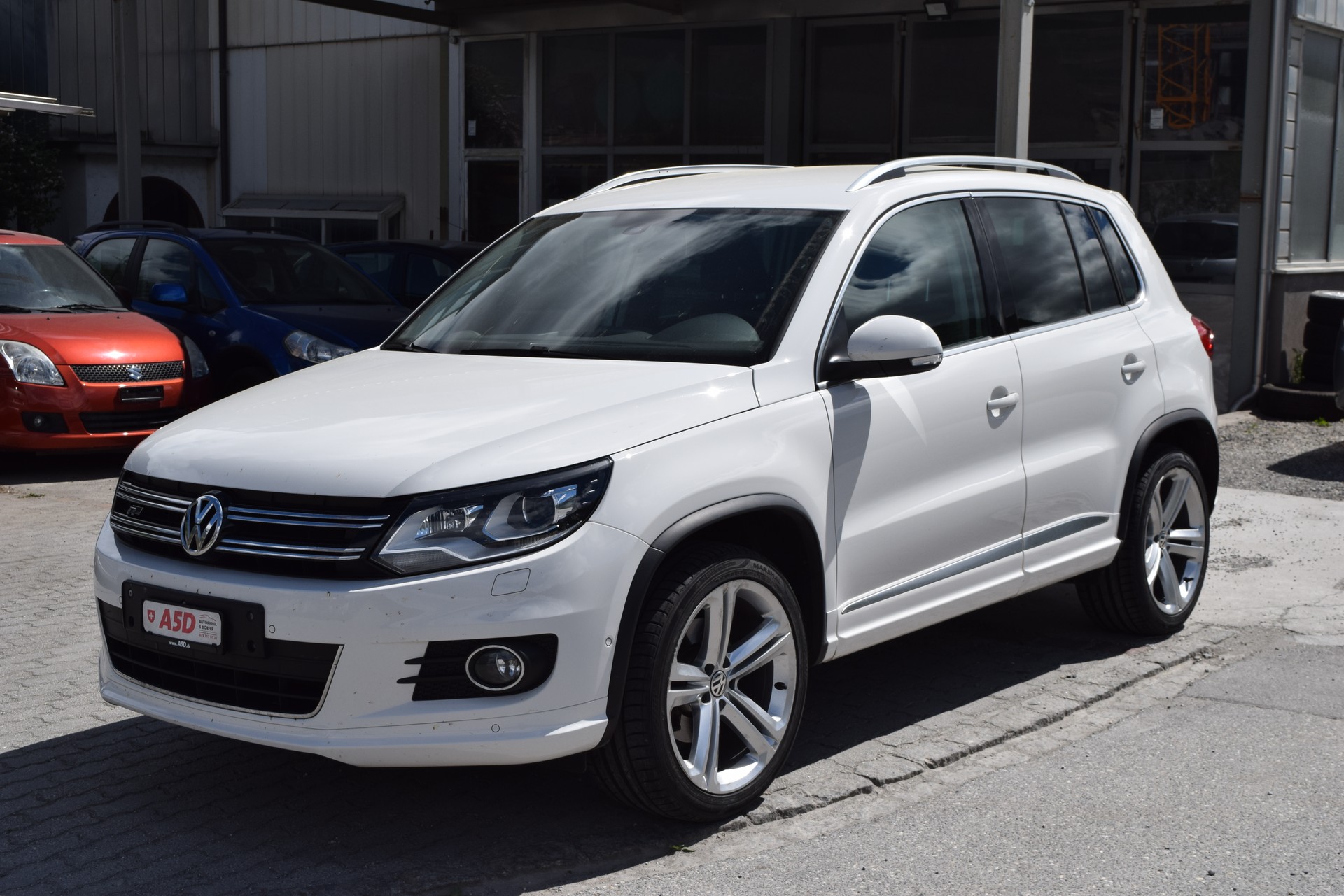 VW Tiguan 2.0 TDI BlueMotion Sport&Style 4Motion DSG-showroom-element-2
