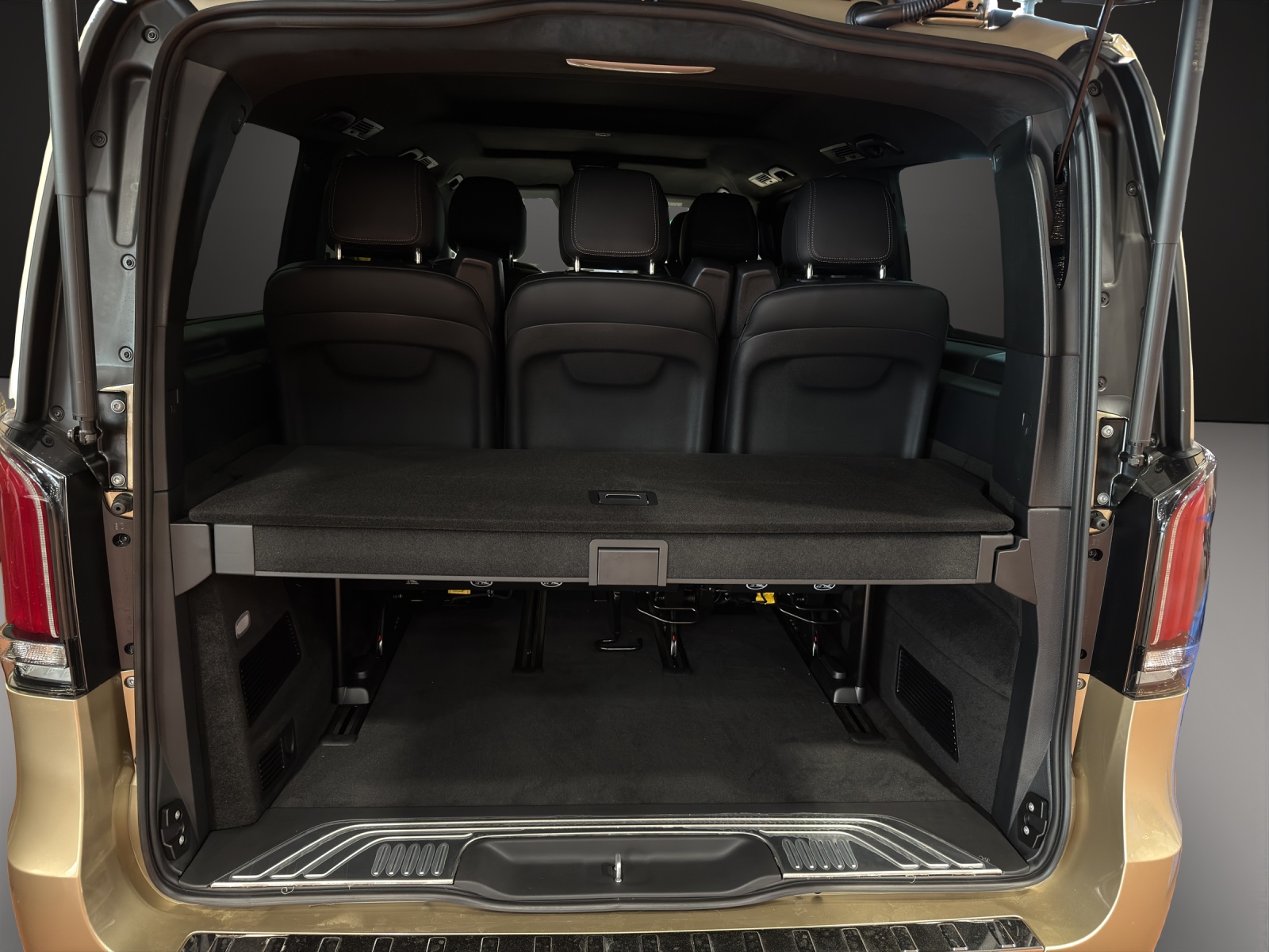 MERCEDES-BENZ V 300 d lang 4Matic Swiss Edition 9G-Tronic-image-10