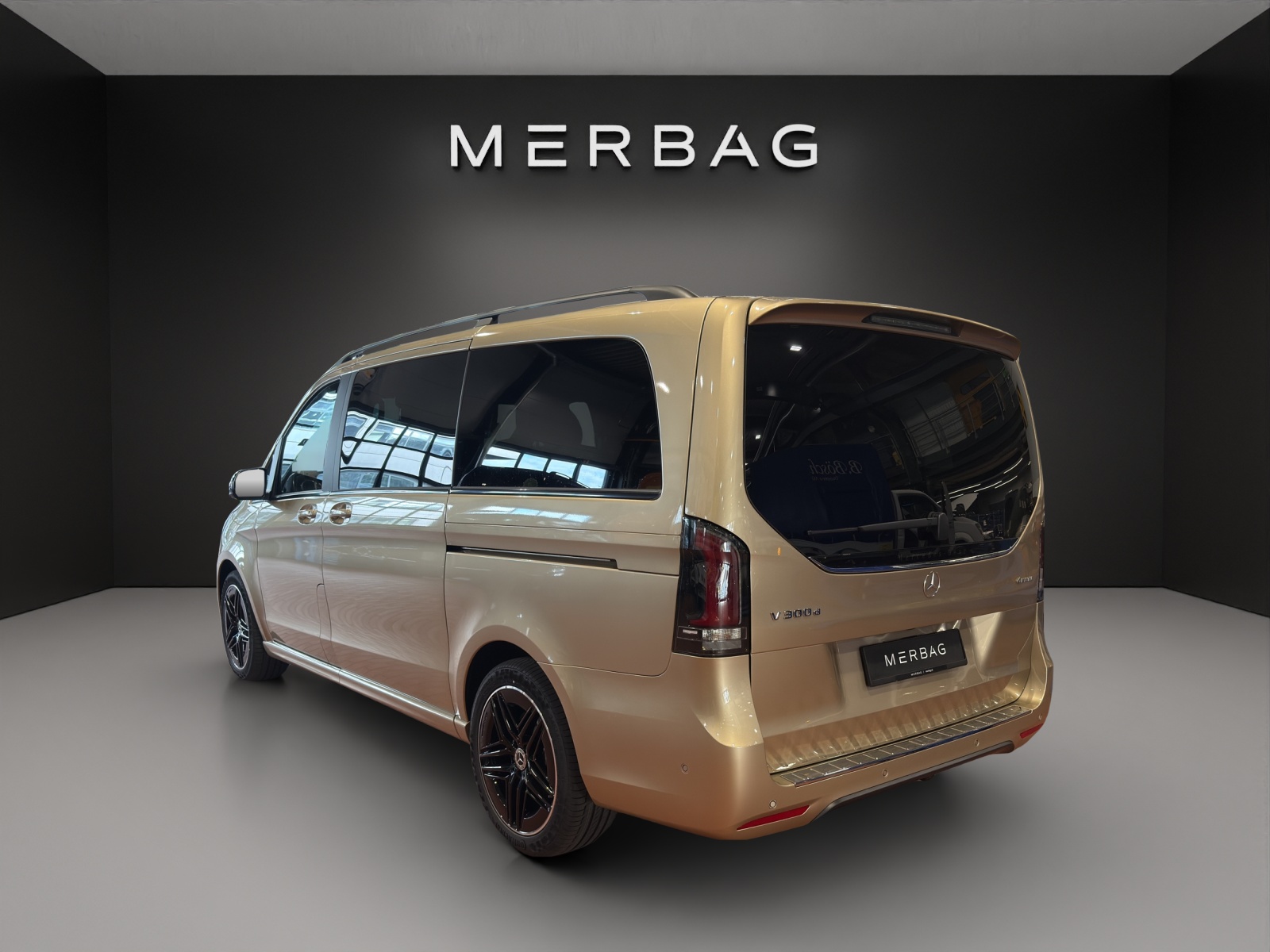 MERCEDES-BENZ V 300 d lang 4Matic Swiss Edition 9G-Tronic-image-4