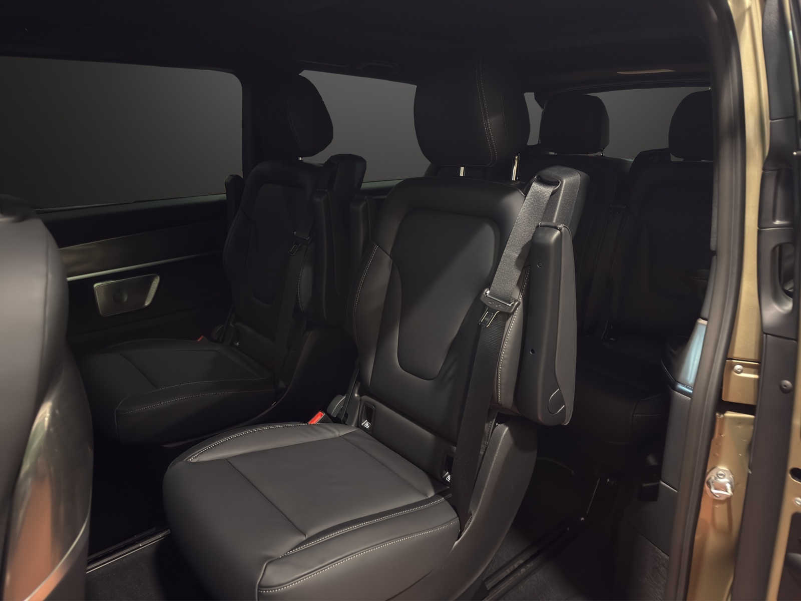 MERCEDES-BENZ V 300 d lang 4Matic Swiss Edition 9G-Tronic-image-7