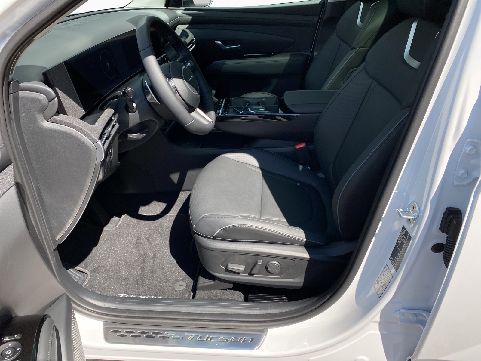 HYUNDAI Tucson 1.6 T-GDi HEV Vertex Swiss Edition 4WD-image-9