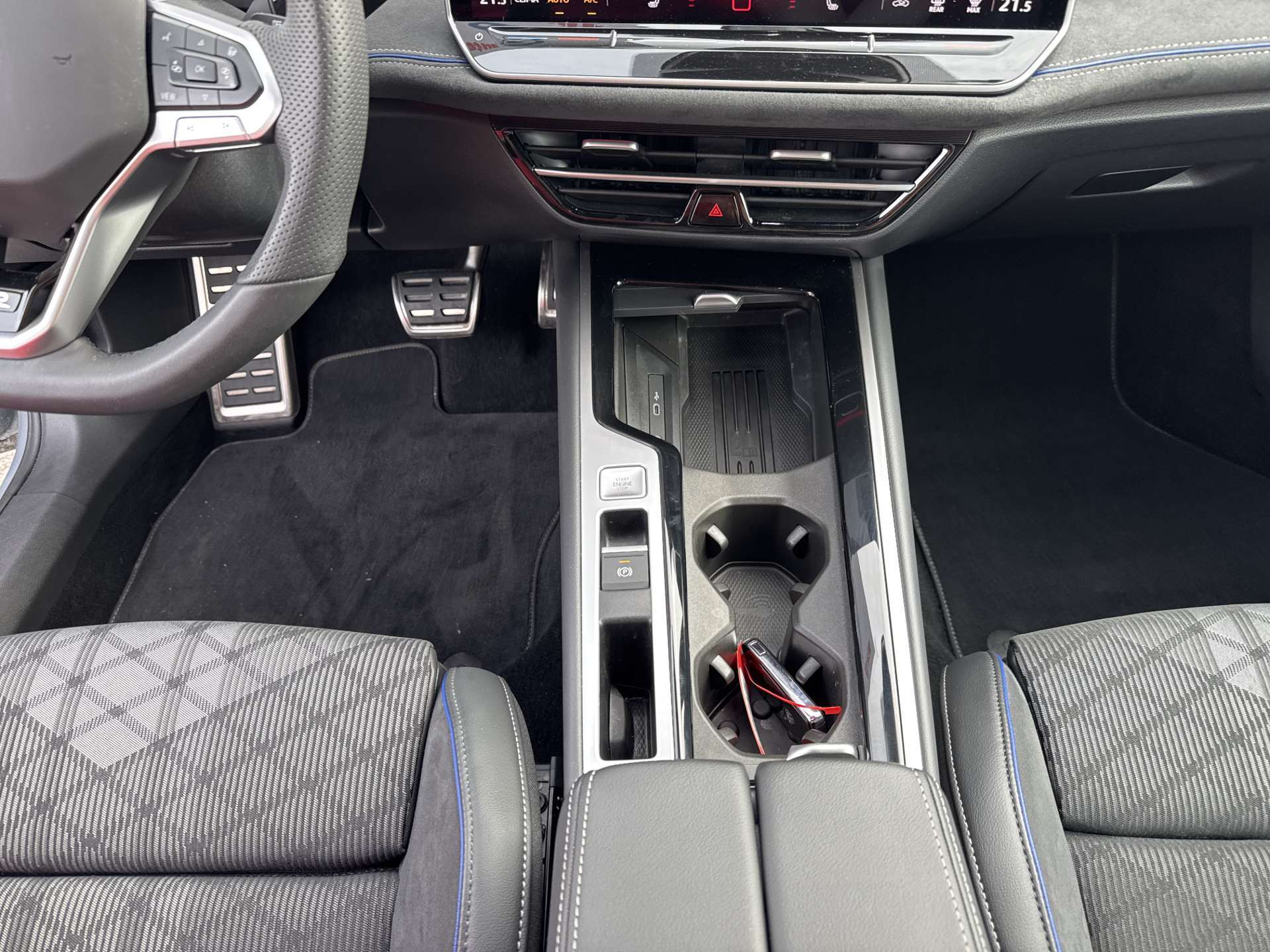 VW Passat Variant 2.0 TDi evo R-Line 4Motion DSG-Automat-image-11