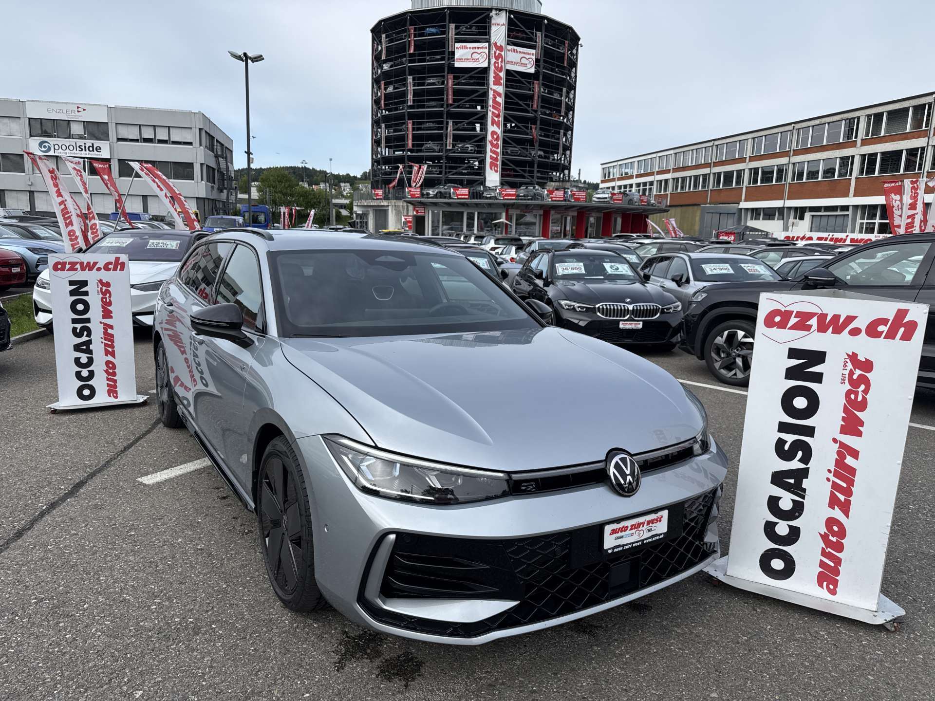 VW Passat Variant 2.0 TDi evo R-Line 4Motion DSG-Automat-image-0