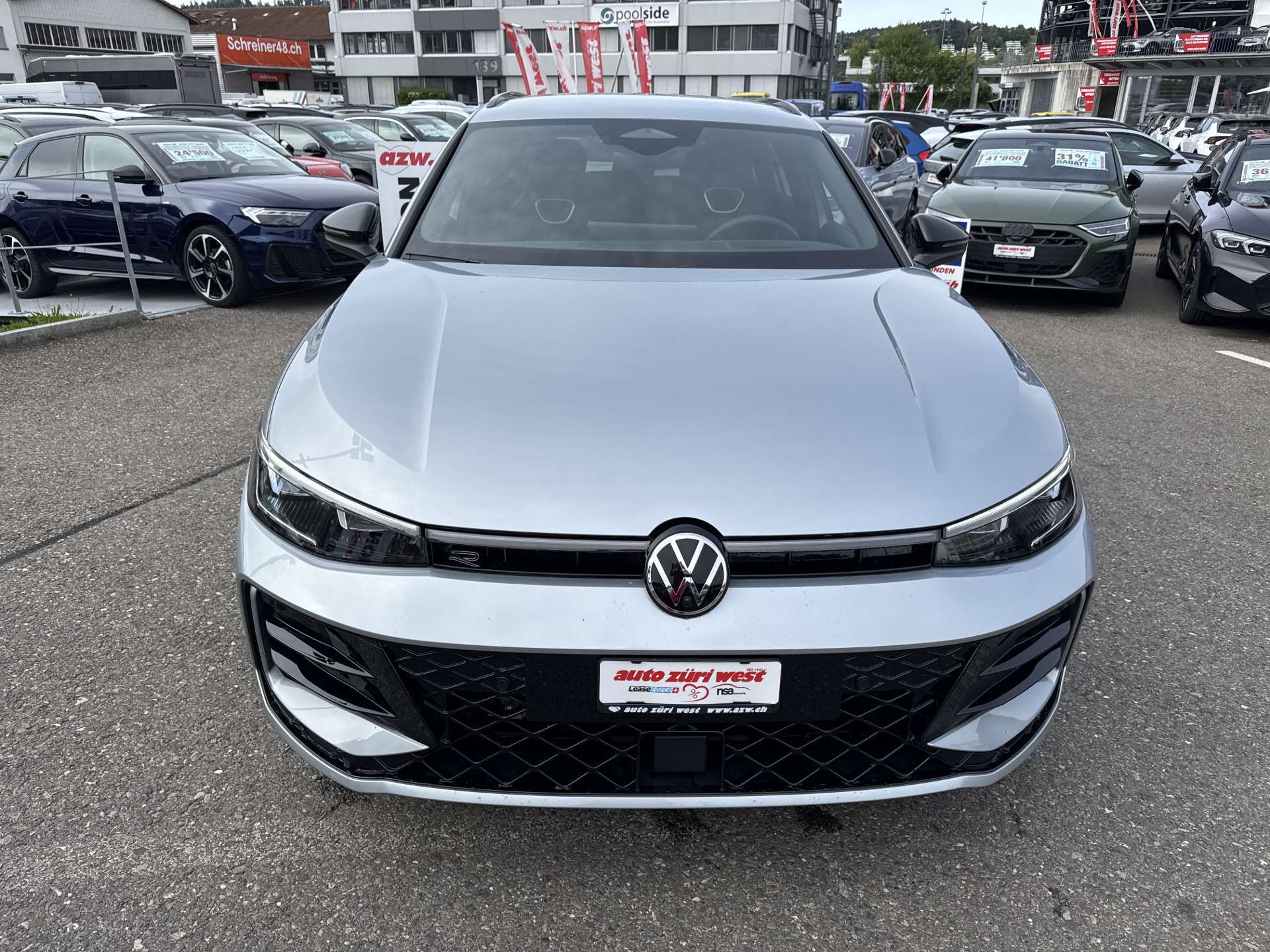 VW Passat Variant 2.0 TDi evo R-Line 4Motion DSG-Automat-image-13