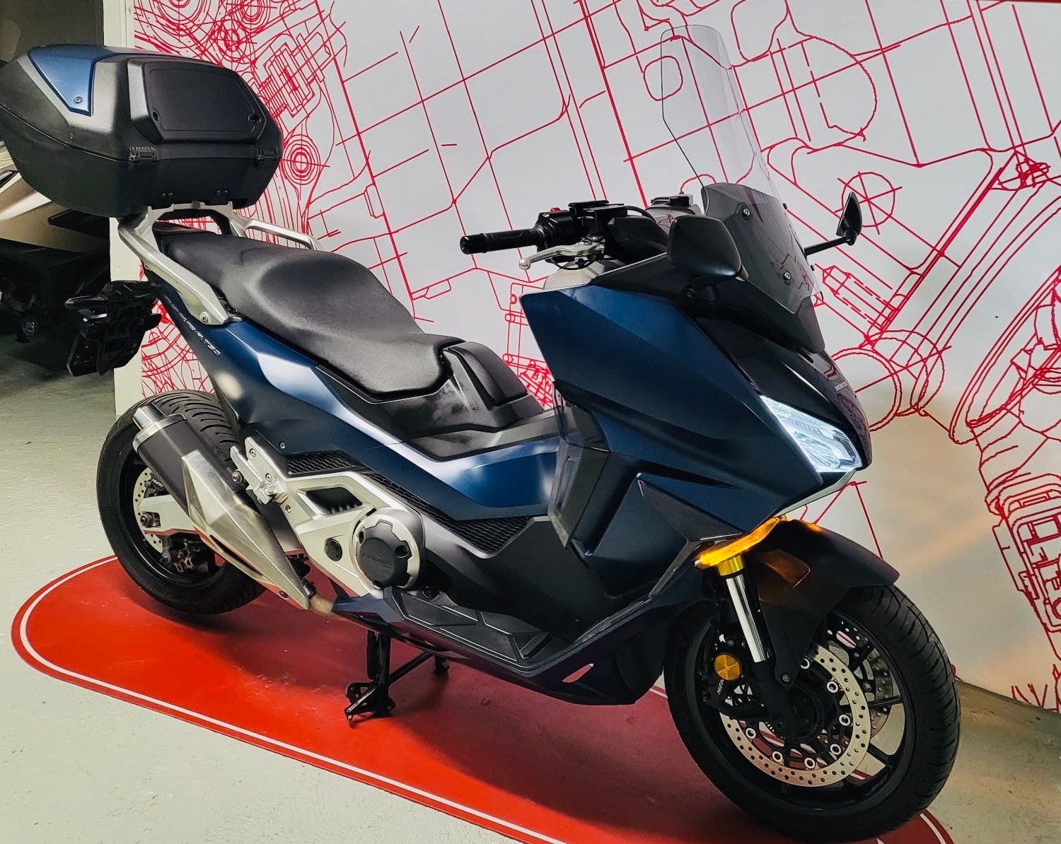 HONDA NSS 750-showroom-element-1