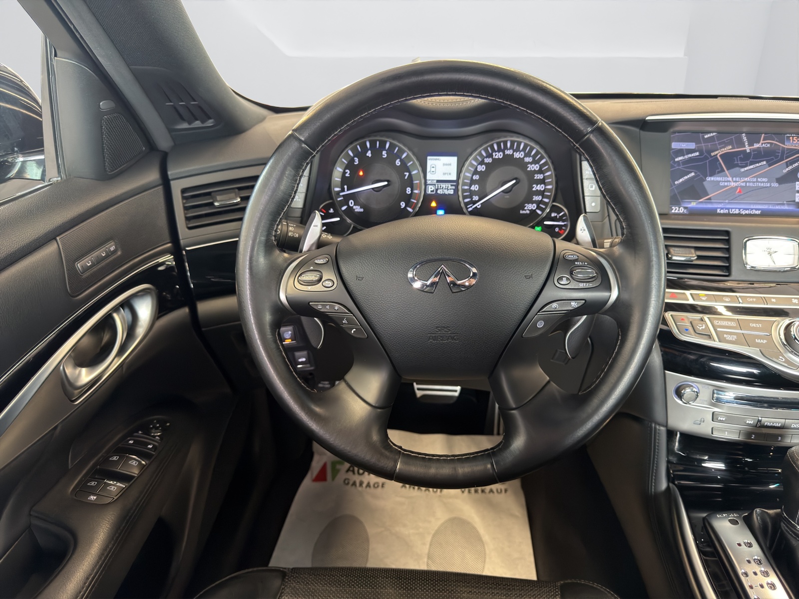 INFINITI Q70 3.7 S Premium Automatic-image-12