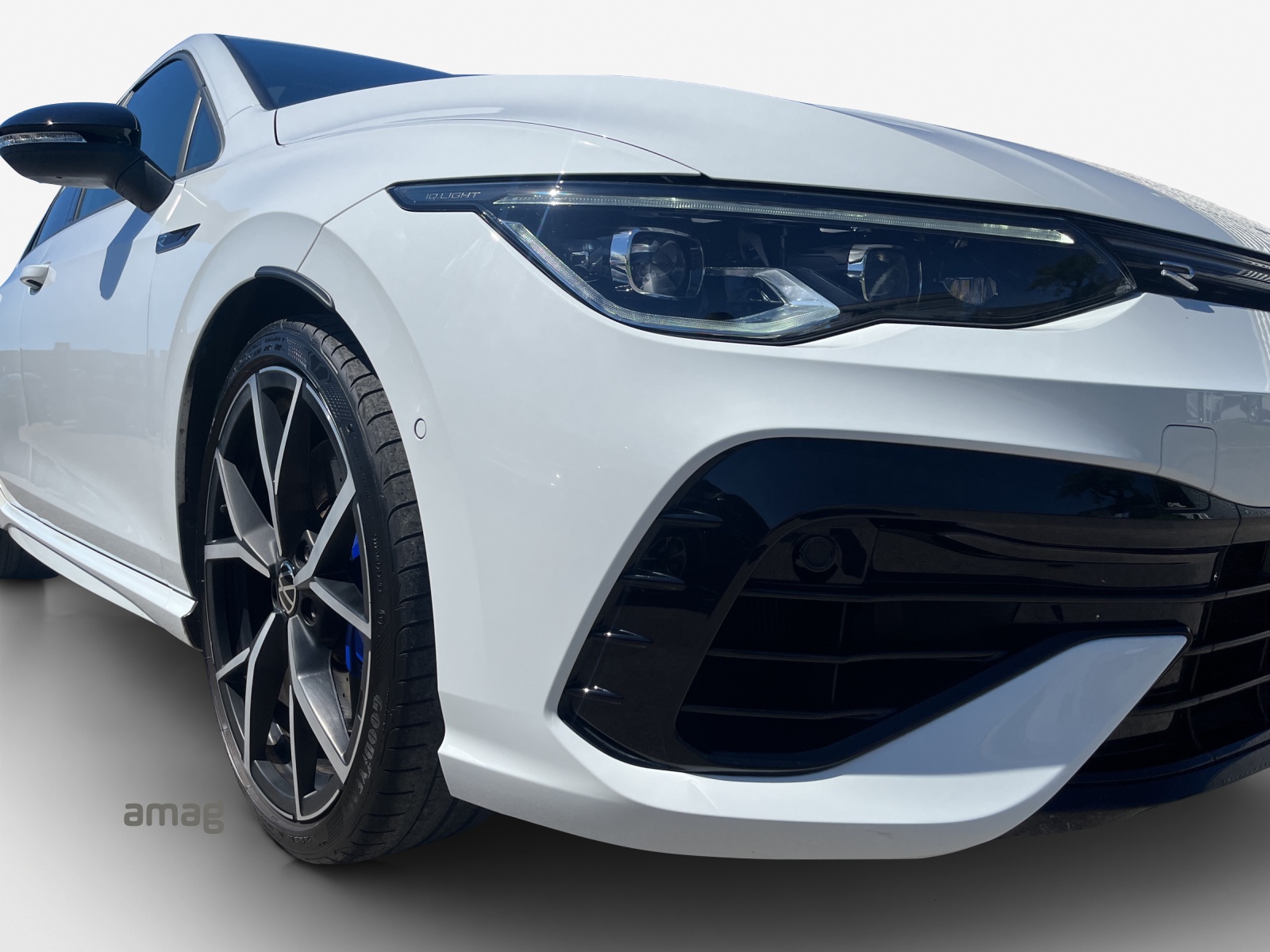 VW Golf Variant 2.0 TSI R DSG 4Motion-image-13