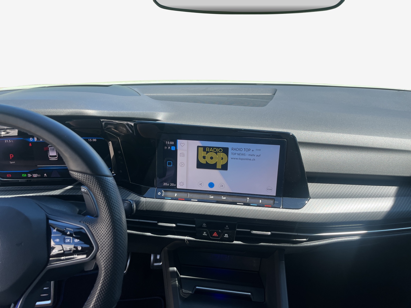 VW Golf Variant 2.0 TSI R DSG 4Motion-image-10