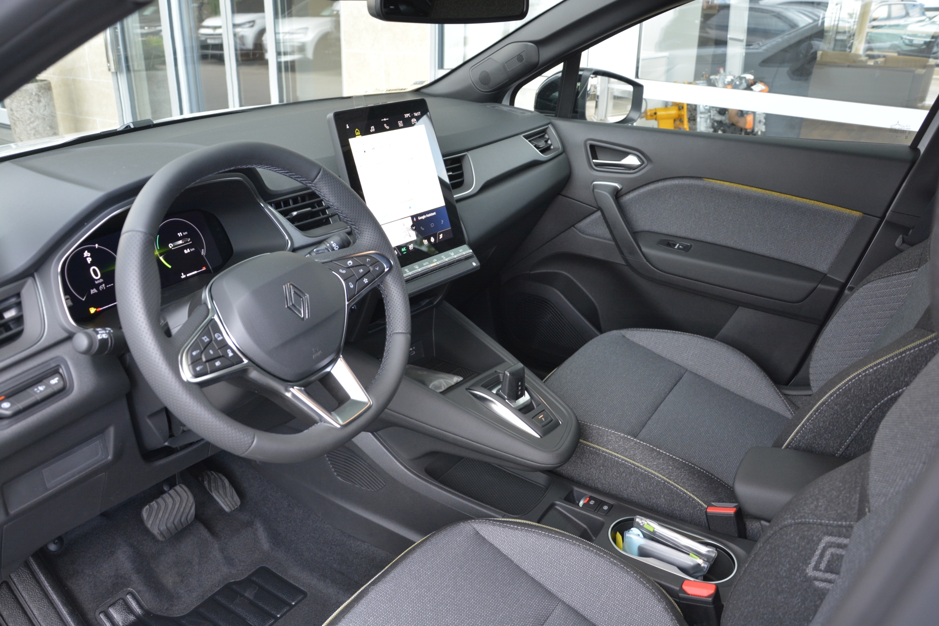 RENAULT CAPTUR techno mild hybrid 140 EDC-image-4