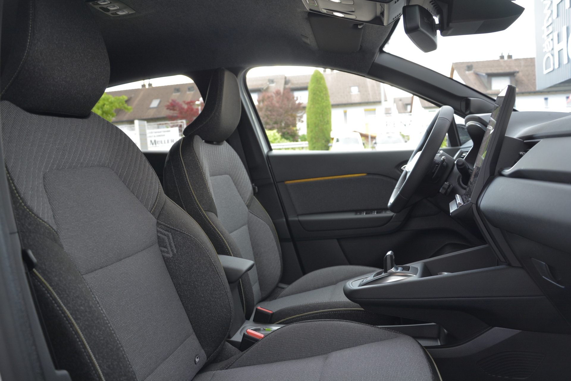RENAULT CAPTUR techno mild hybrid 140 EDC-image-7