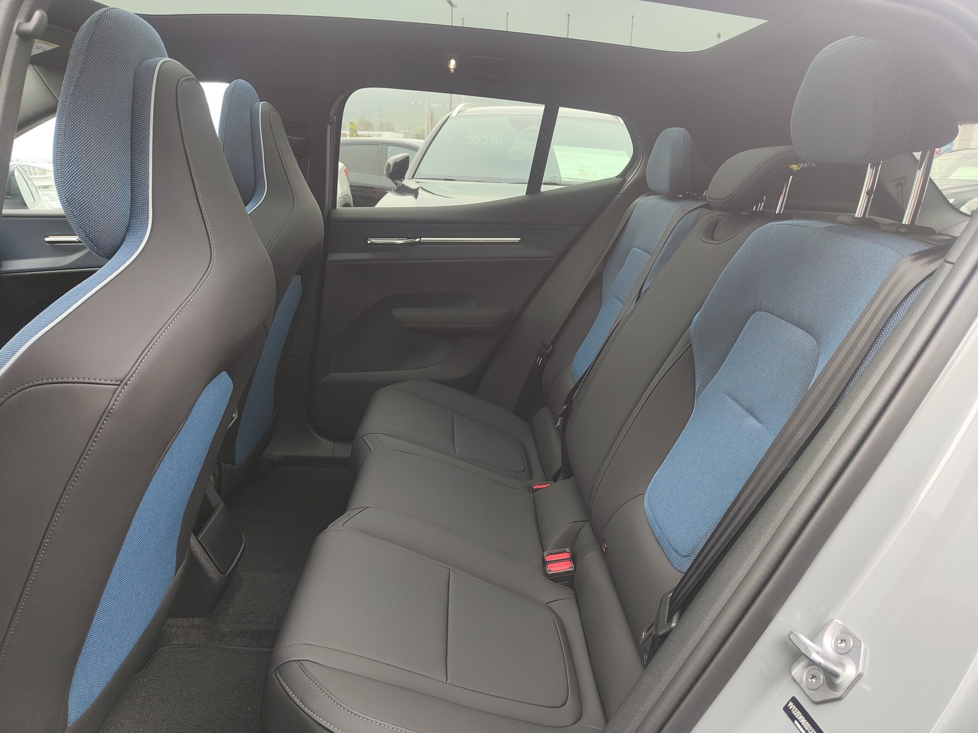 VOLVO EX30 E60 Twin Ultra Performance AWD-image-12