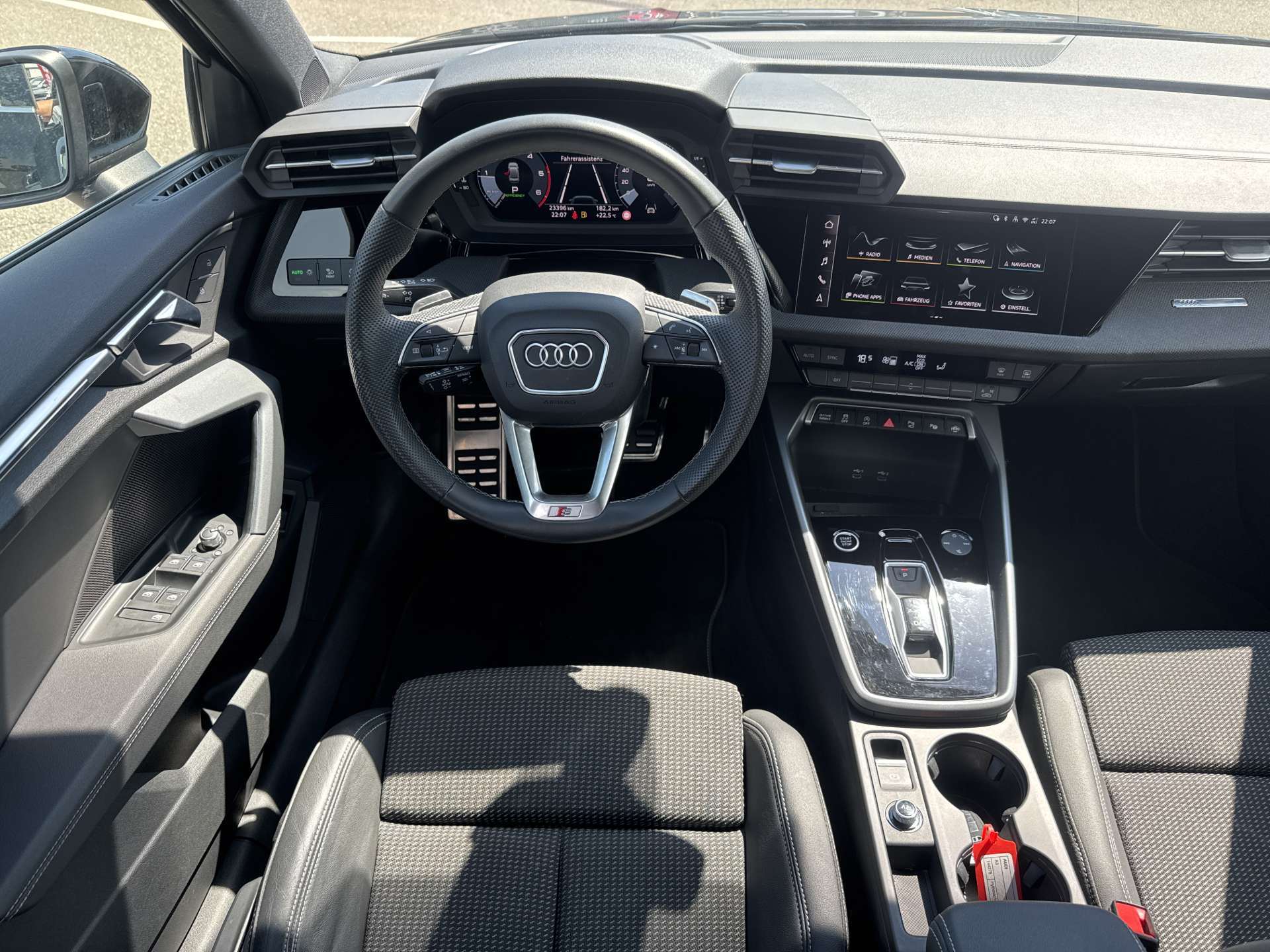 AUDI A3 Limousine 35 TDi S-Line S-Tronic Automat-image-4