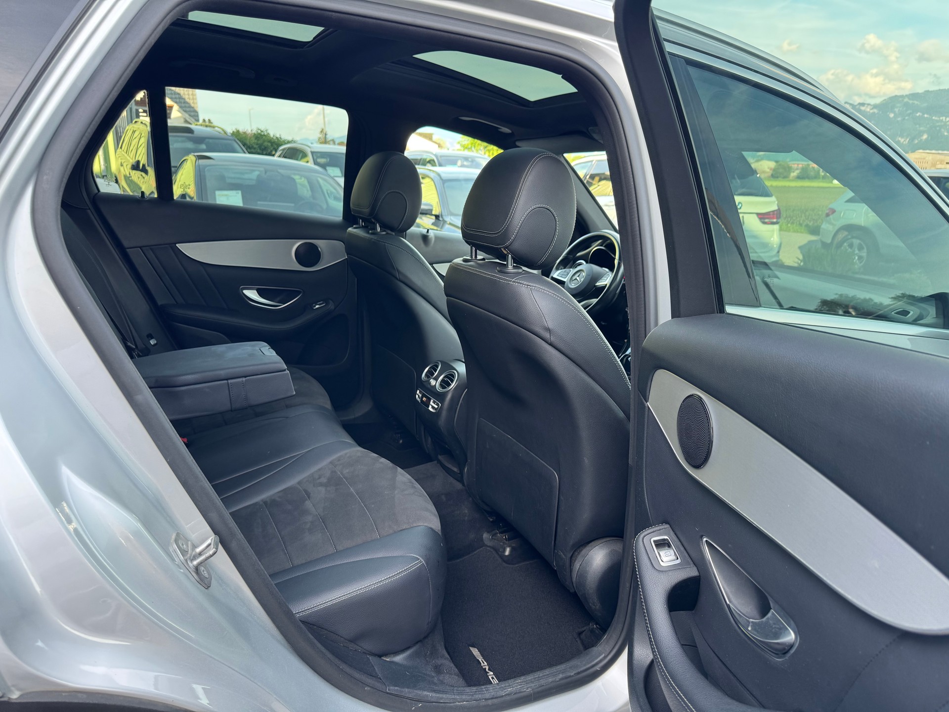 MERCEDES-BENZ GLC 250 d AMG Line 4Matic 9G-Tronic-image-11